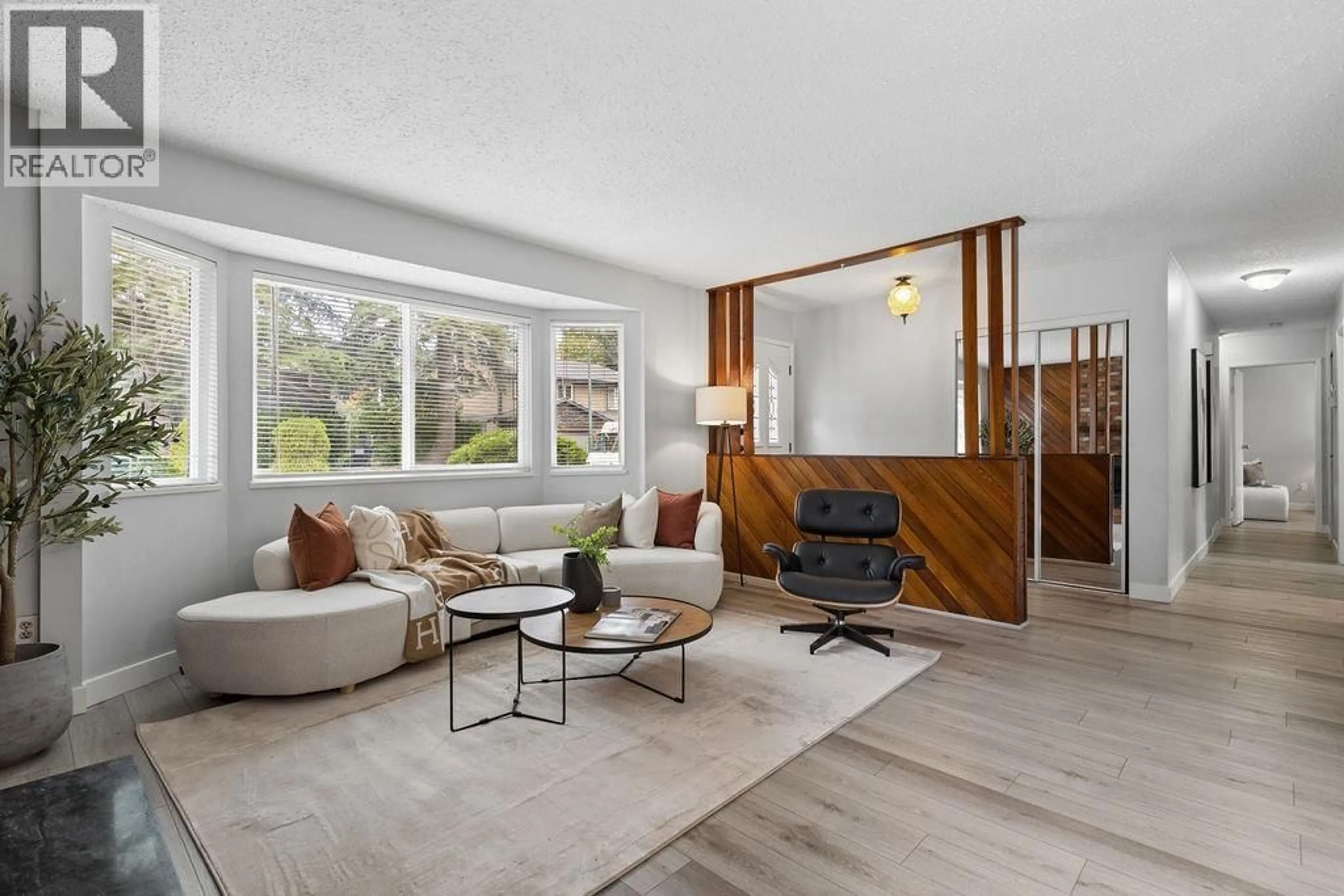 Living room with furniture, unknown for 2657 BURNSIDE PLACE, Coquitlam British Columbia V3E1A1
