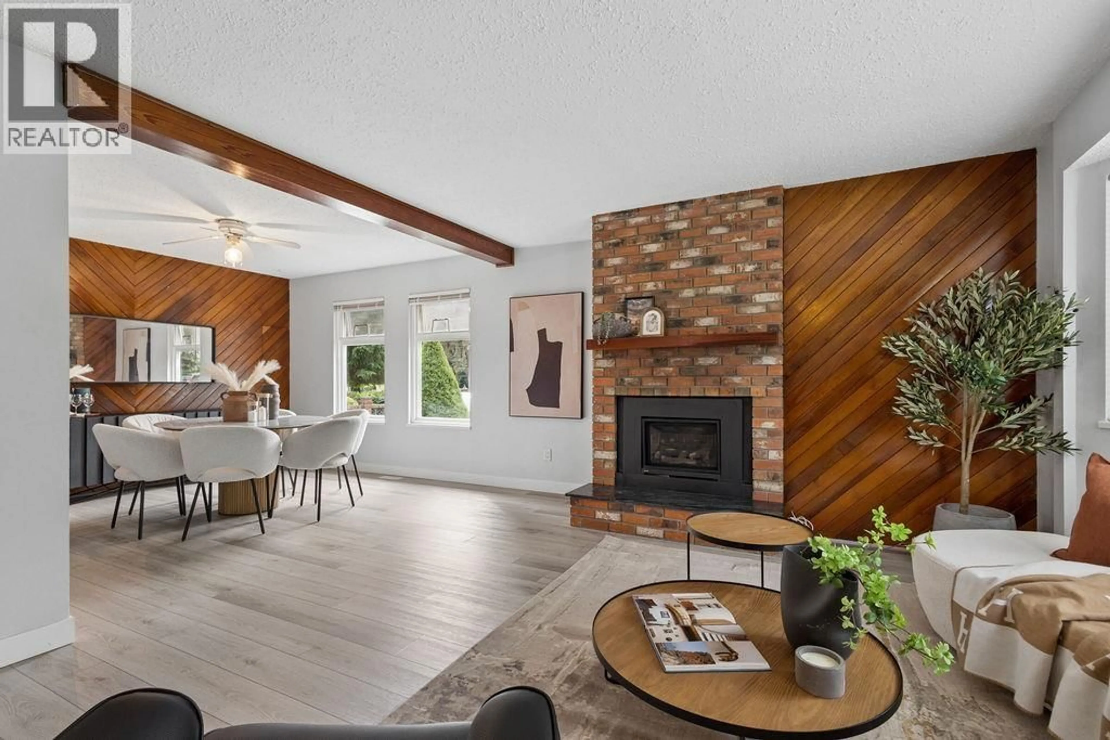 Living room with furniture, unknown for 2657 BURNSIDE PLACE, Coquitlam British Columbia V3E1A1