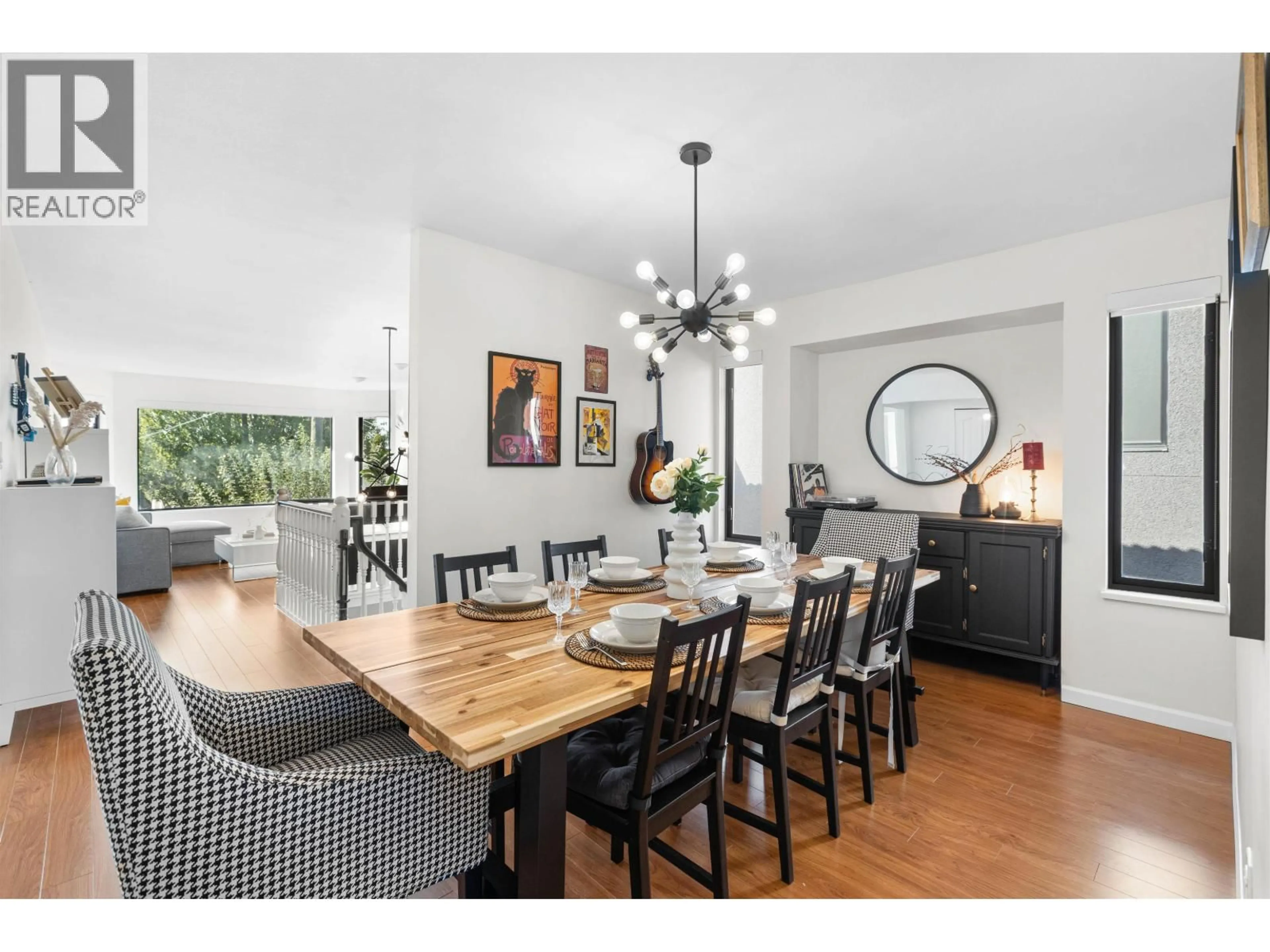 Dining room, wood/laminate floor for 7127 HALIFAX STREET, Burnaby British Columbia V5A1M1