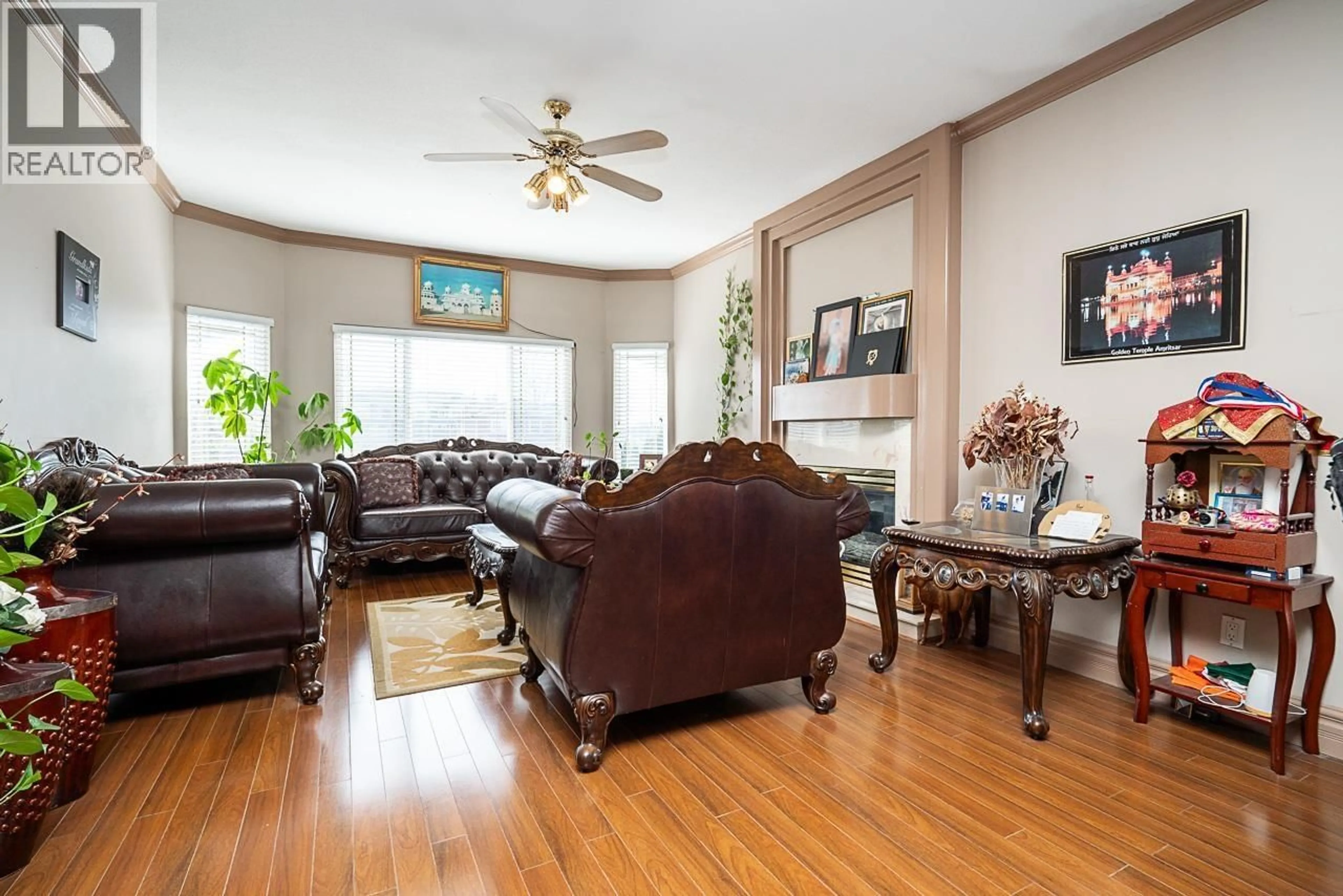 Living room with furniture, unknown for 319 LAWRENCE STREET, New Westminster British Columbia V3M5L3