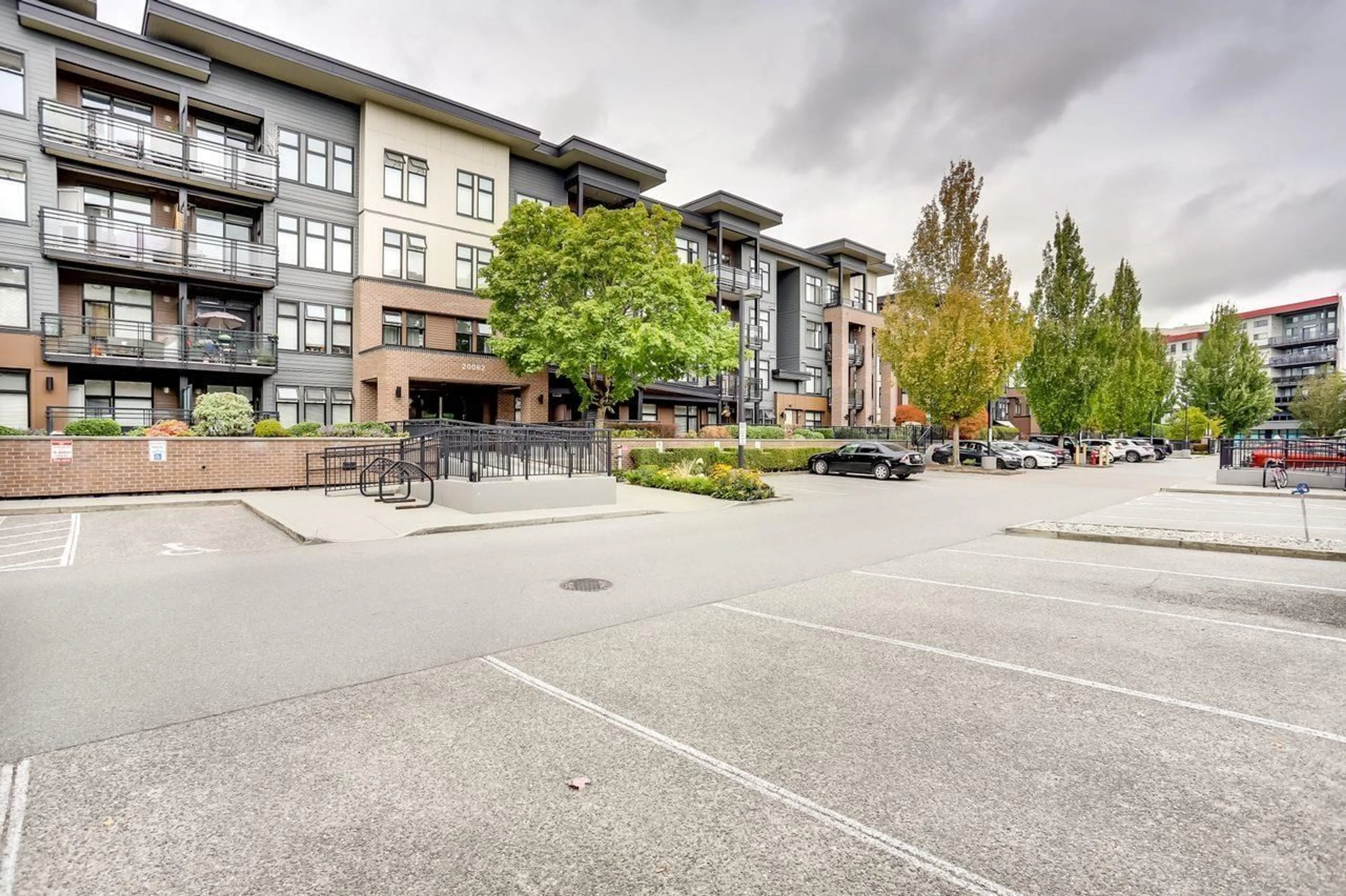 Patio, unknown for 408 - 20062 FRASER HIGHWAY, Langley British Columbia V3A0E6