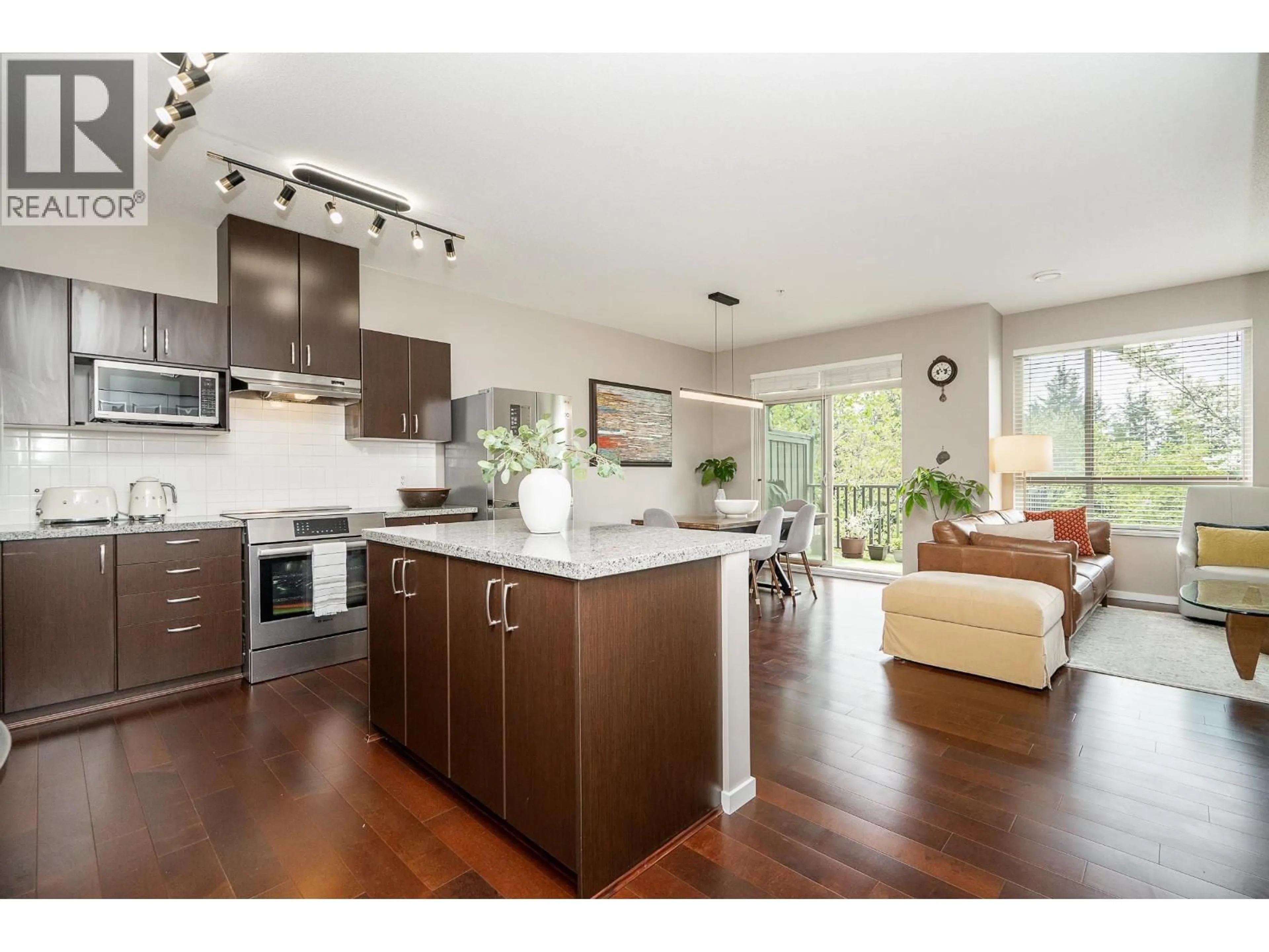 Open concept kitchen, wood/laminate floor for 6 - 3138 DAYANEE SPRINGS BOULEVARD, Coquitlam British Columbia V3E0B6