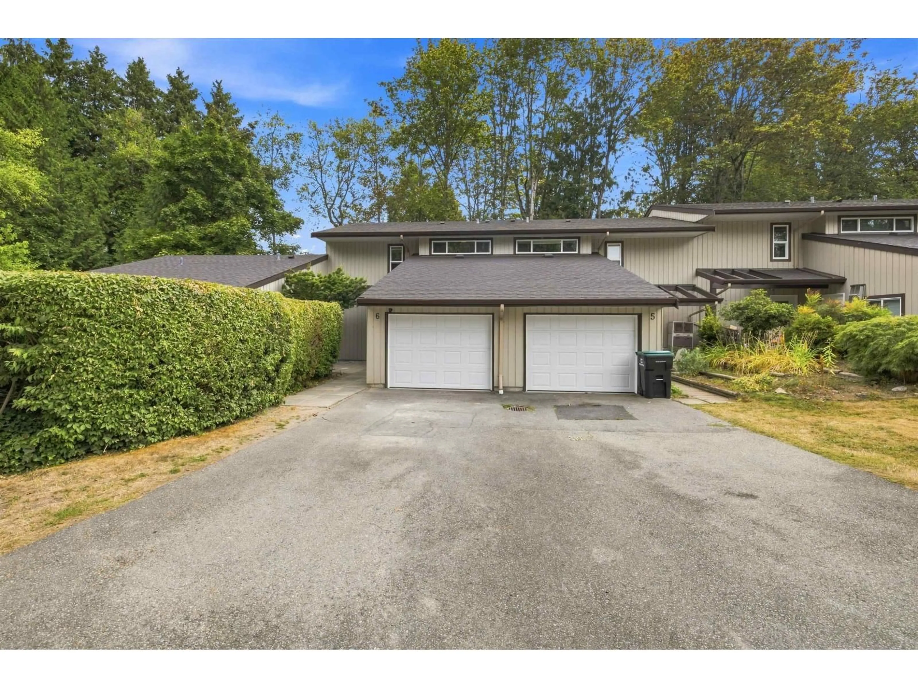 A pic from outside/outdoor area/front of a property/back of a property/a pic from drone, street for 6 - 4860 207 STREET, Langley British Columbia V3A2E3
