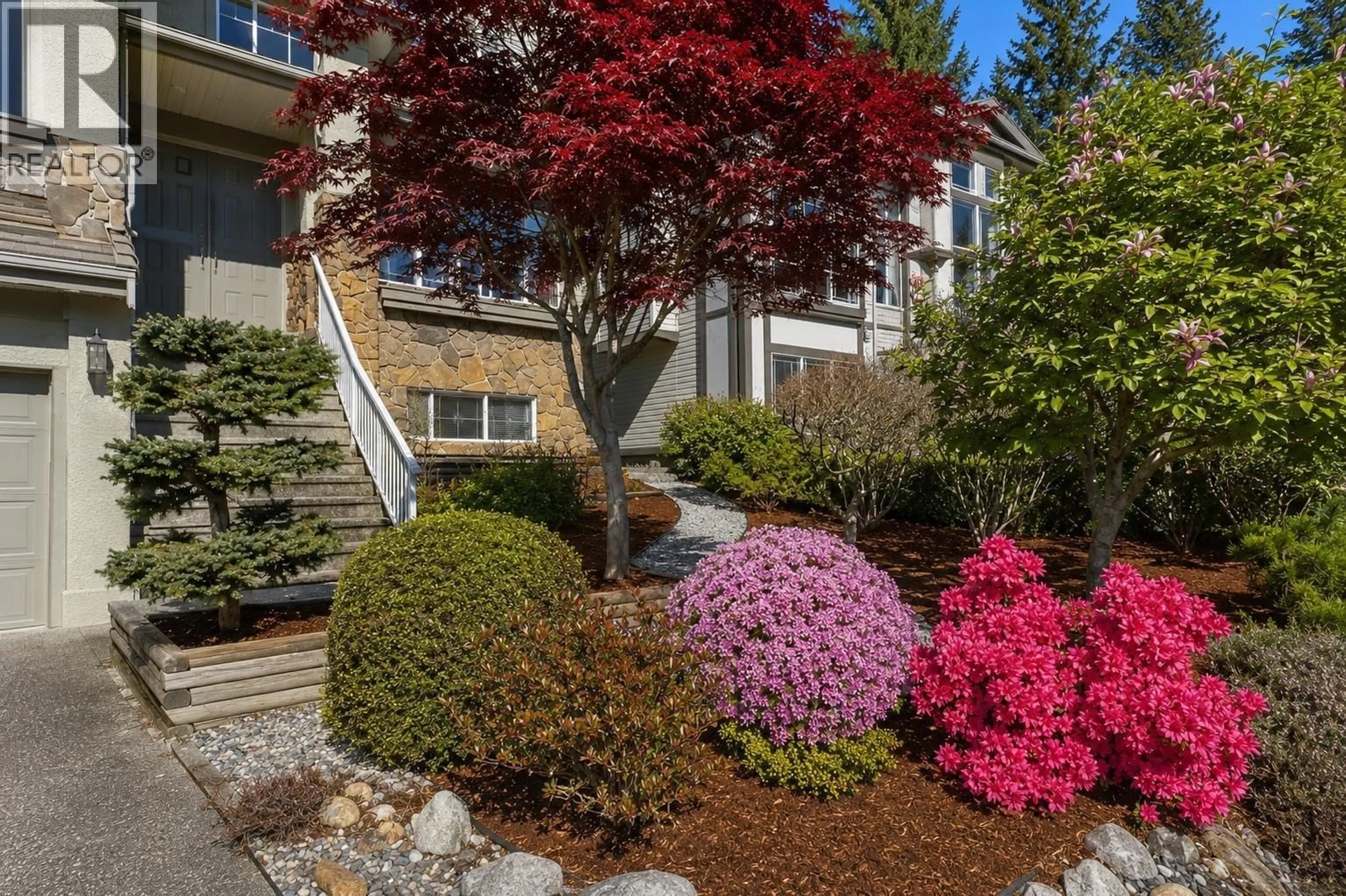Patio, street for 98 LINDEN COURT, Port Moody British Columbia V3H5C2