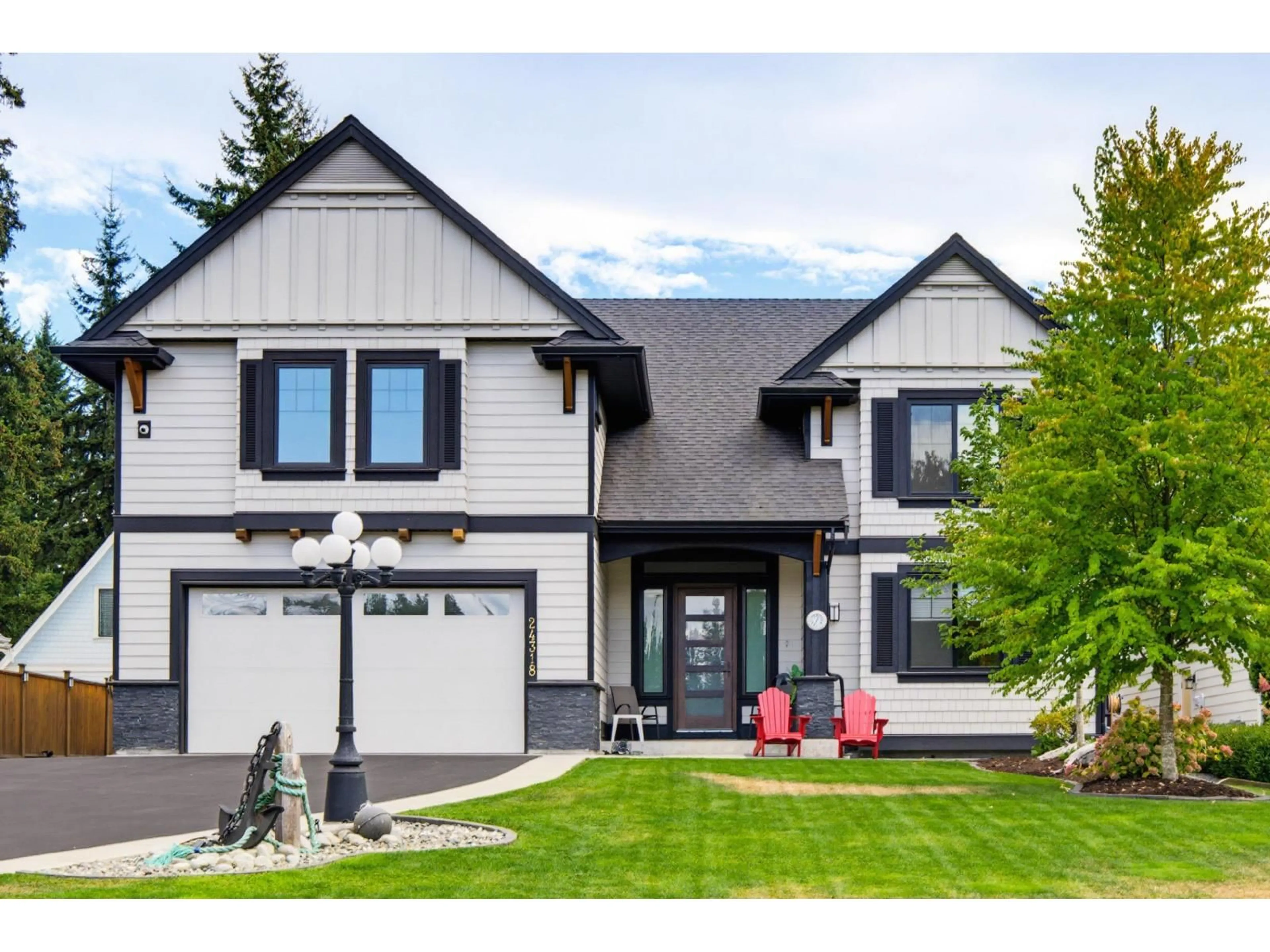 Home with vinyl exterior material, street for 24318 40 AVENUE, Langley British Columbia V2Z2M2