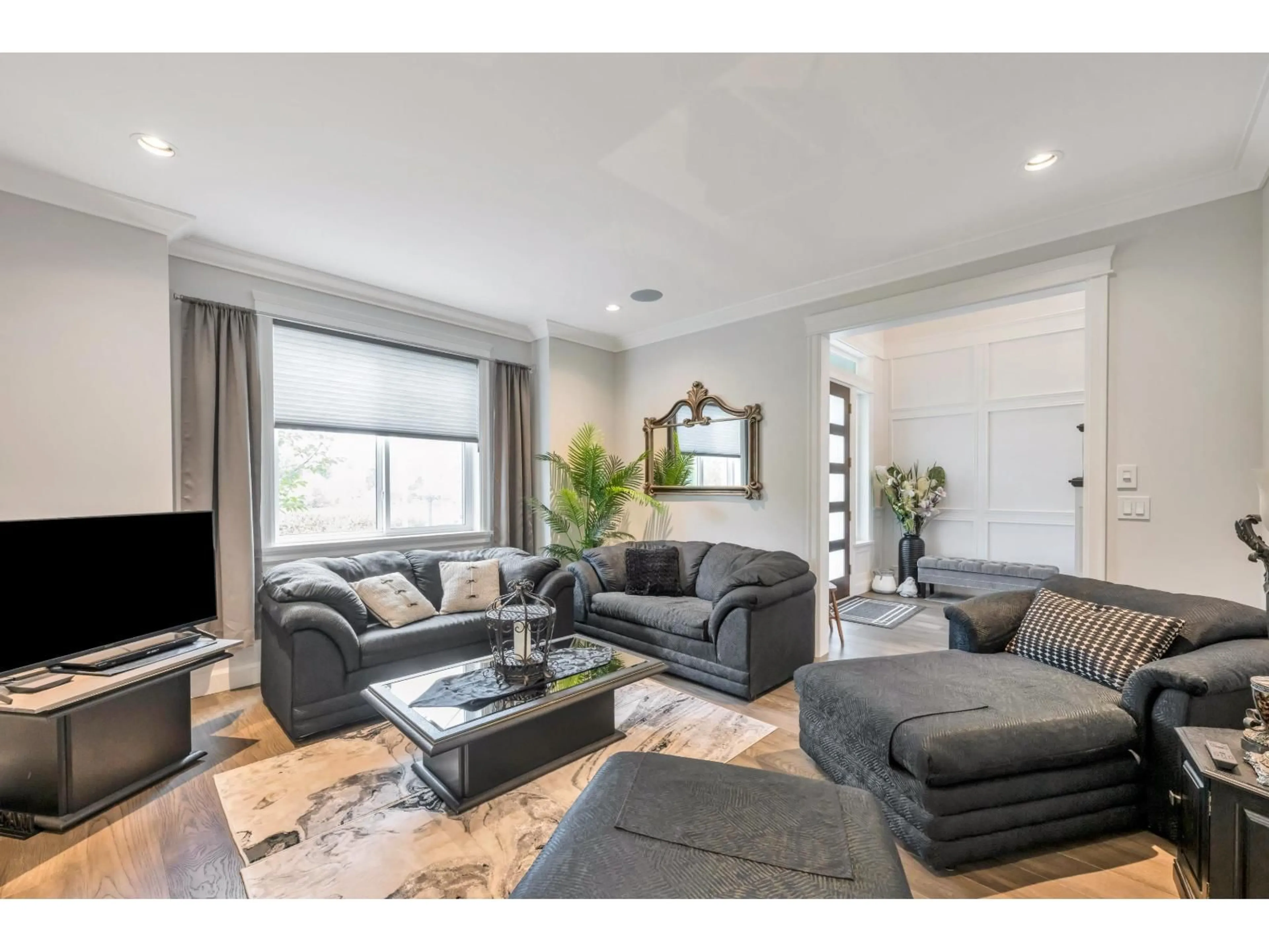 Living room with furniture, unknown for 24318 40 AVENUE, Langley British Columbia V2Z2M2