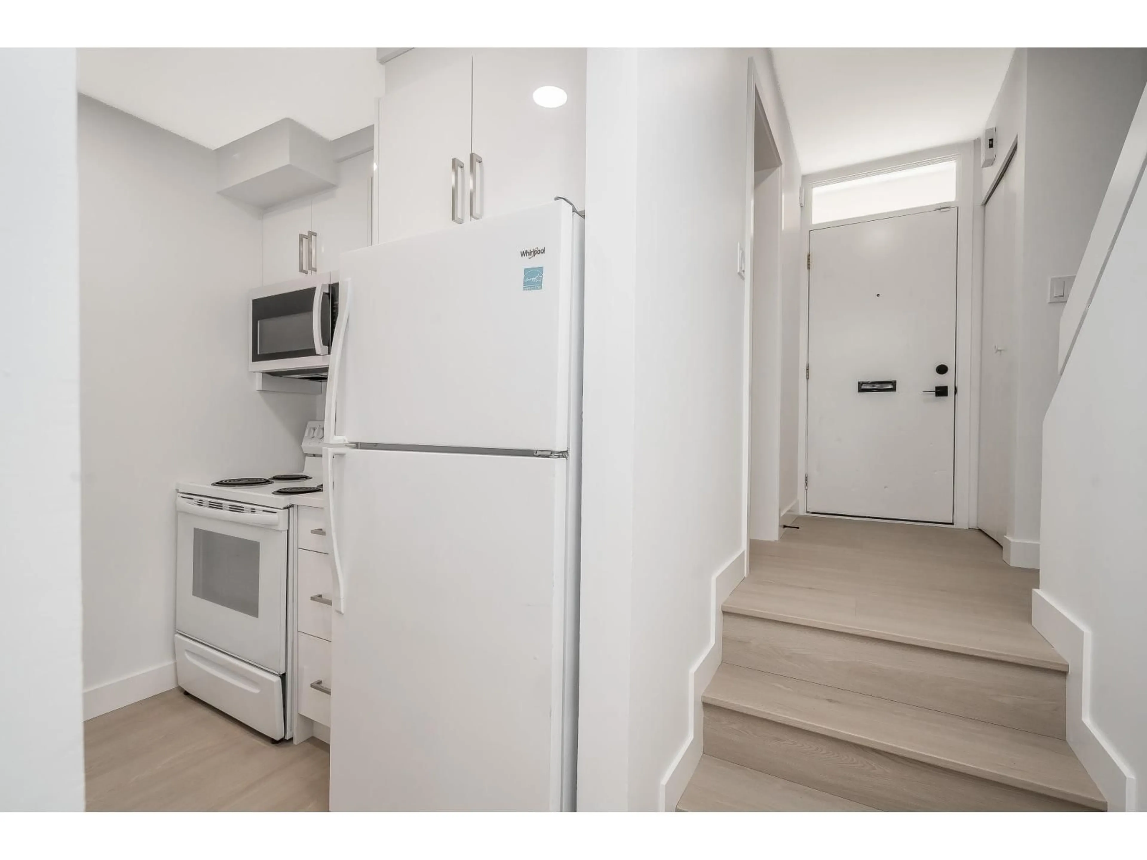 Standard kitchen, unknown for 50 - 17708 60 AVENUE, Surrey British Columbia V3S1V2