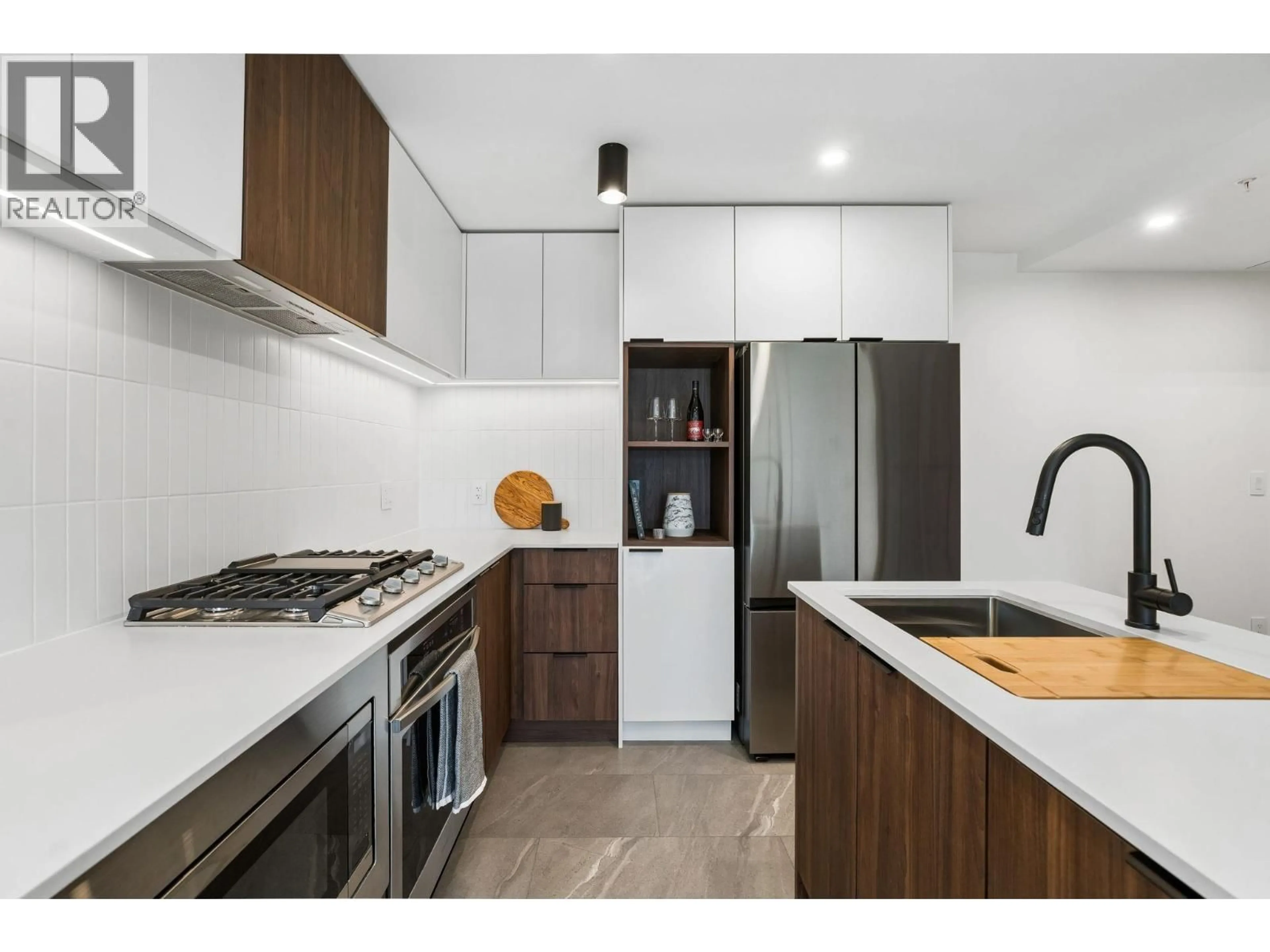 Standard kitchen, unknown for 206 - 623 KEMSLEY AVENUE, Coquitlam British Columbia V3J0L8