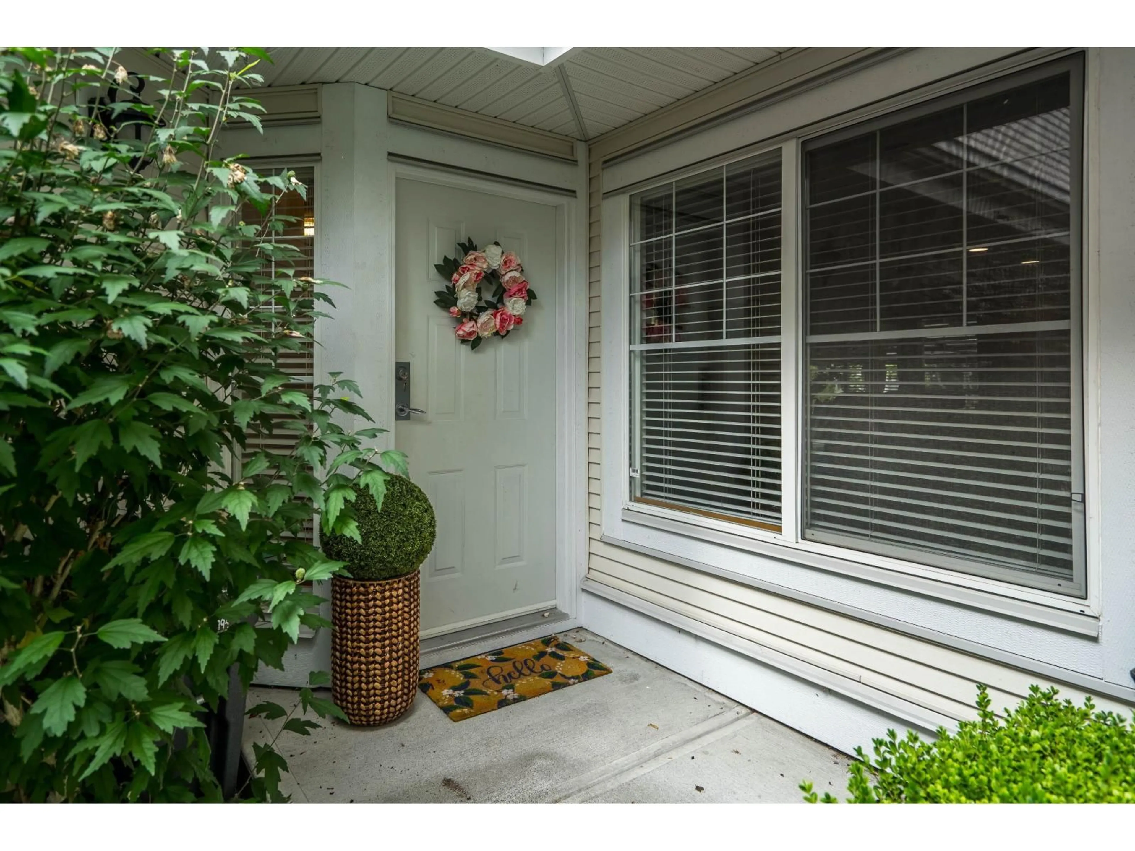Indoor entryway for 68 - 17097 64 AVENUE, Surrey British Columbia V3S1Y5