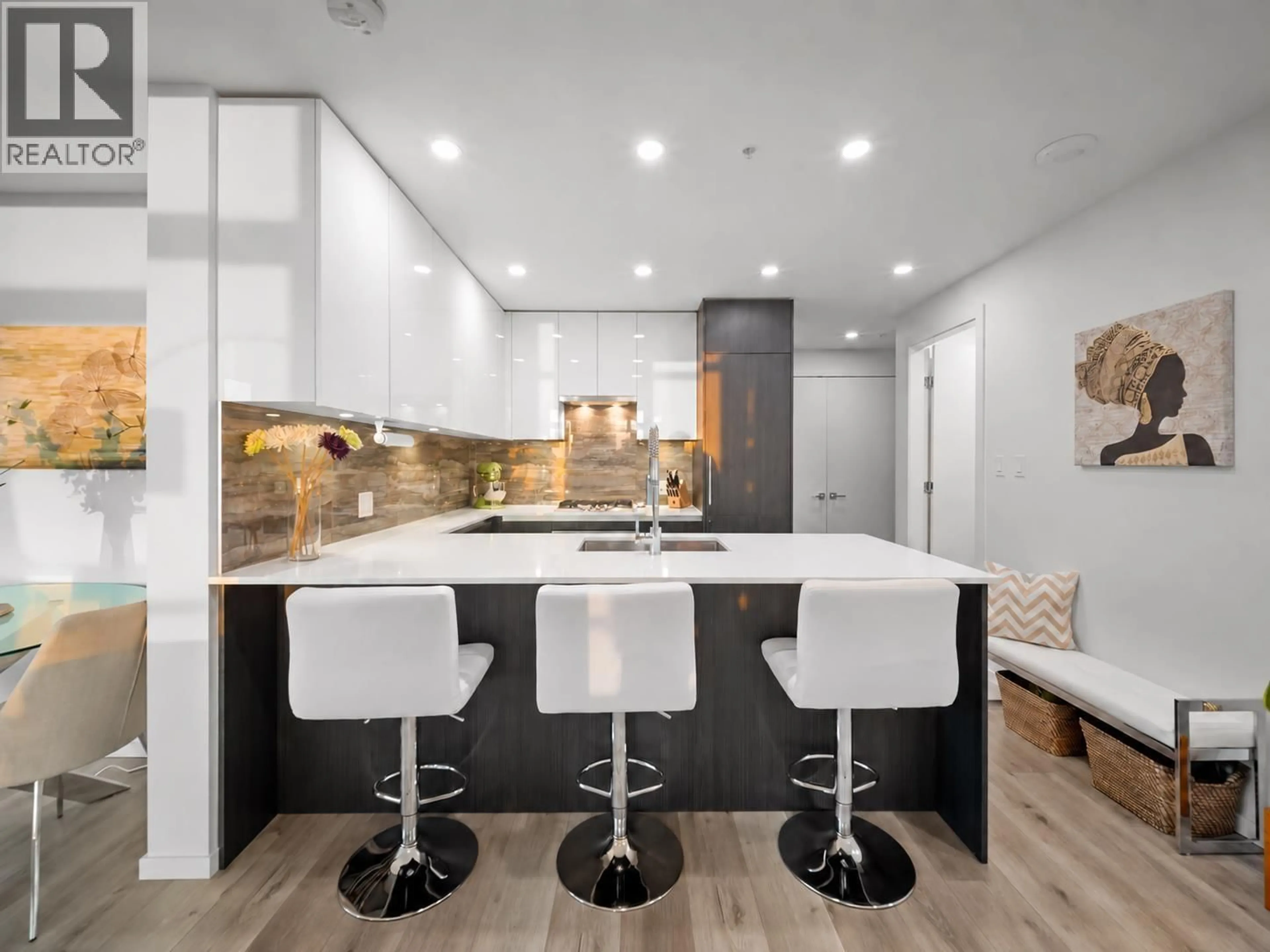 Contemporary kitchen, unknown for 1908 - 1888 GILMORE AVENUE, Burnaby British Columbia V5C0L2