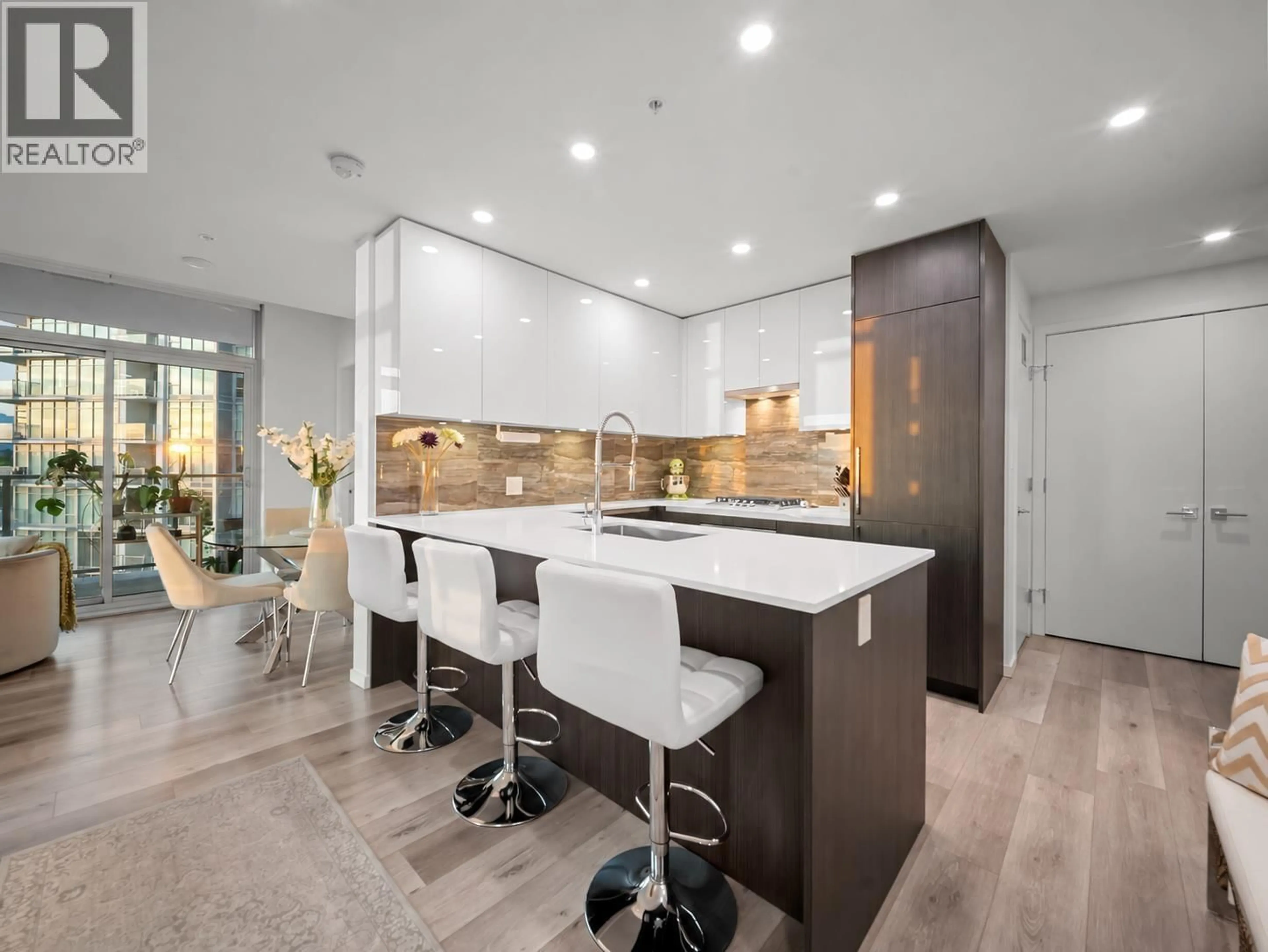 Contemporary kitchen, unknown for 1908 - 1888 GILMORE AVENUE, Burnaby British Columbia V5C0L2