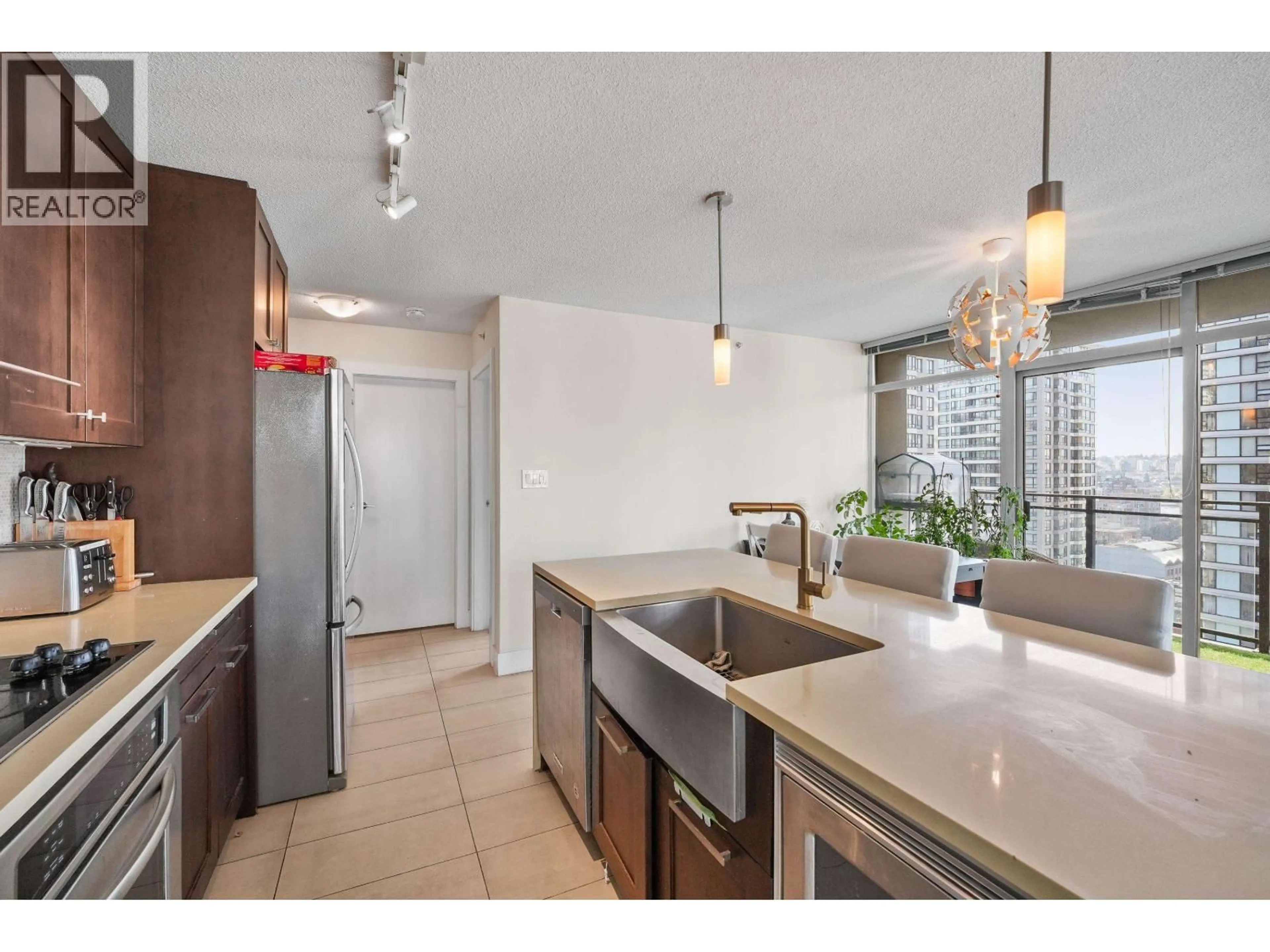Open concept kitchen, ceramic/tile floor for 1901 - 888 HOMER STREET, Vancouver British Columbia V6B0H7