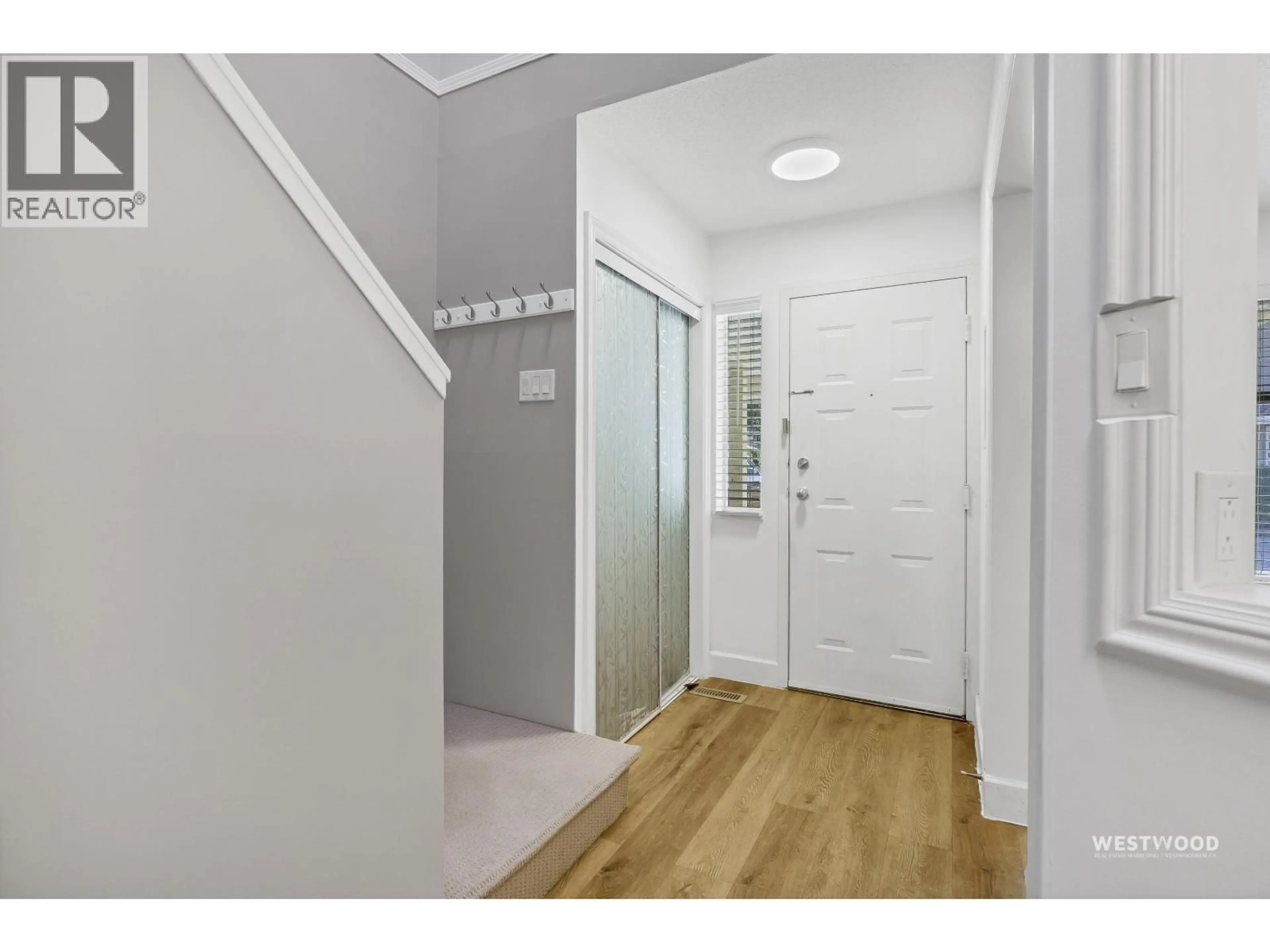 Indoor entryway for 11 - 8531 BENNETT ROAD, Richmond British Columbia V6Y3M5
