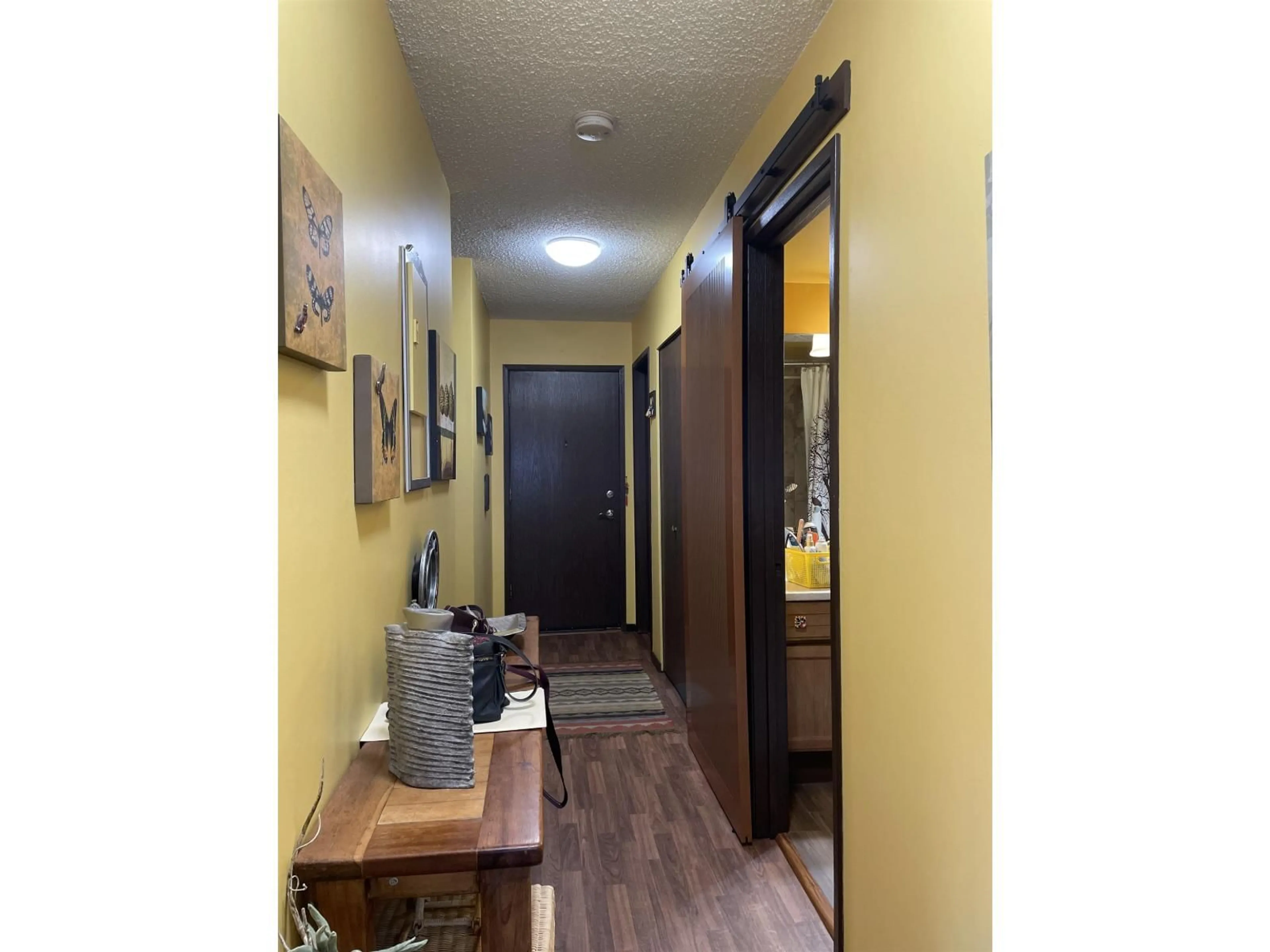 Indoor foyer for 110 - 9175 MARY STREET, Chilliwack British Columbia V2P4H7