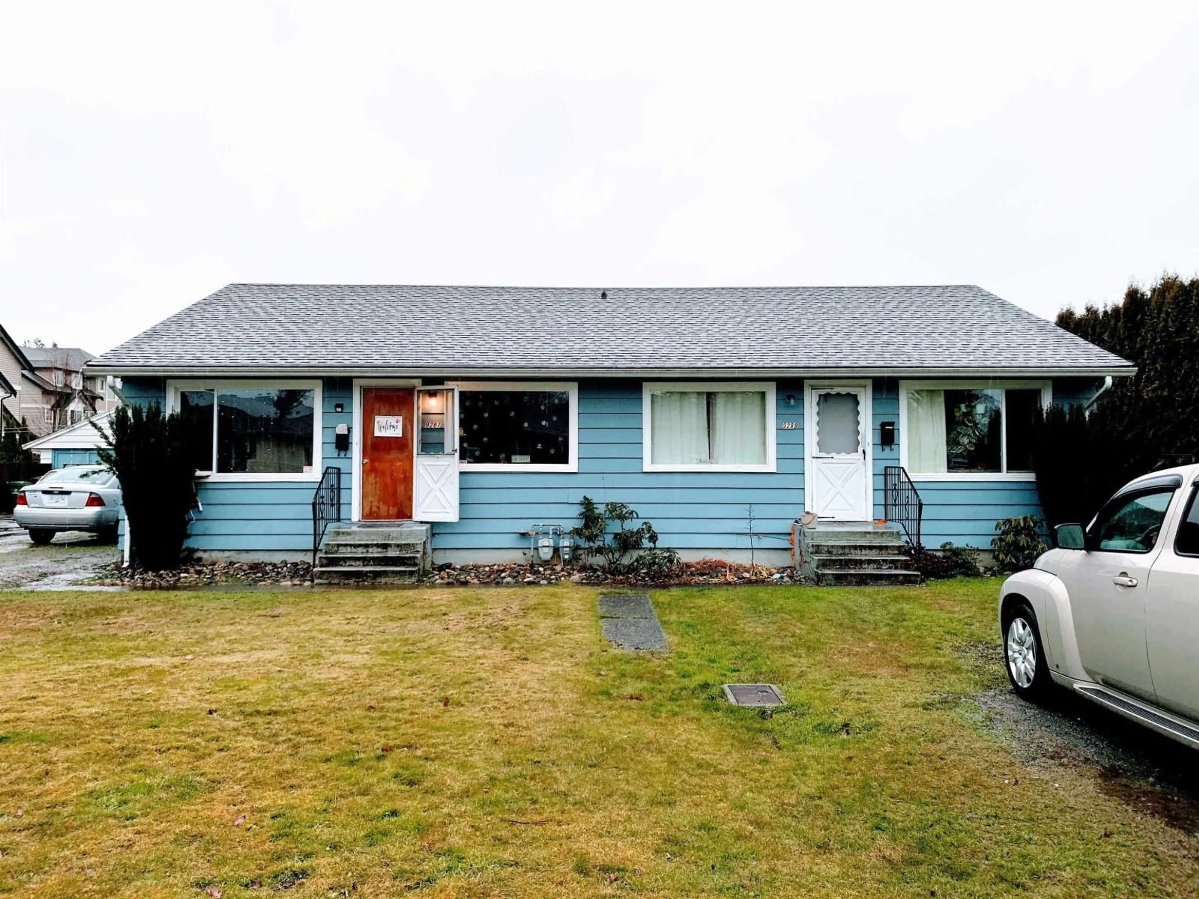Home with vinyl exterior material, street for 9287 ARMITAGE STREET, Chilliwack British Columbia V2P5Y3