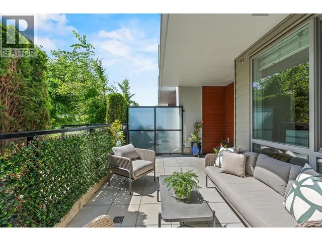 TH3 - 108 8TH STREET, North Vancouver 2