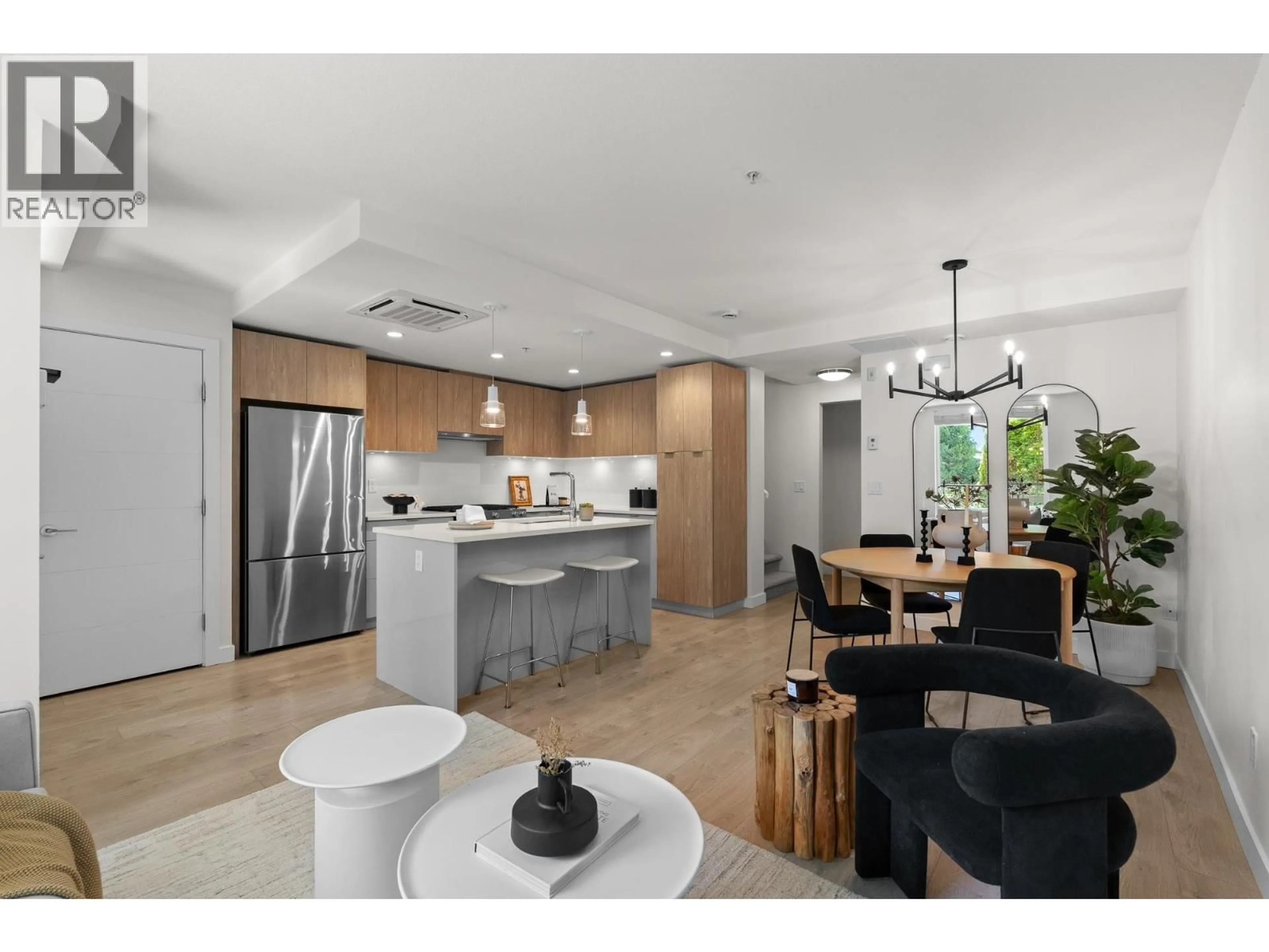 Open concept kitchen, wood/laminate floor for TH3 - 108 8TH STREET, North Vancouver British Columbia V7L1Y9