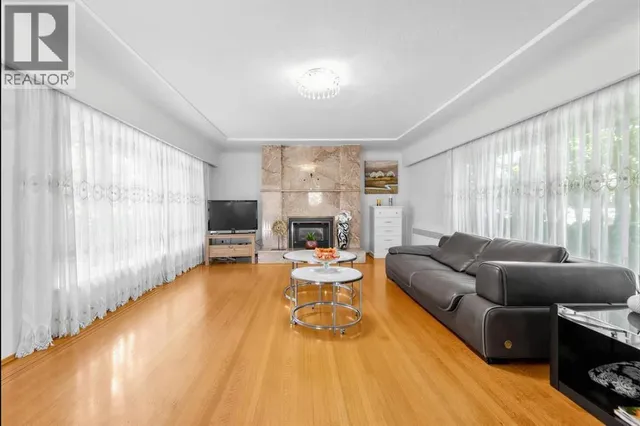 8295 ANGUS DRIVE, Vancouver 4