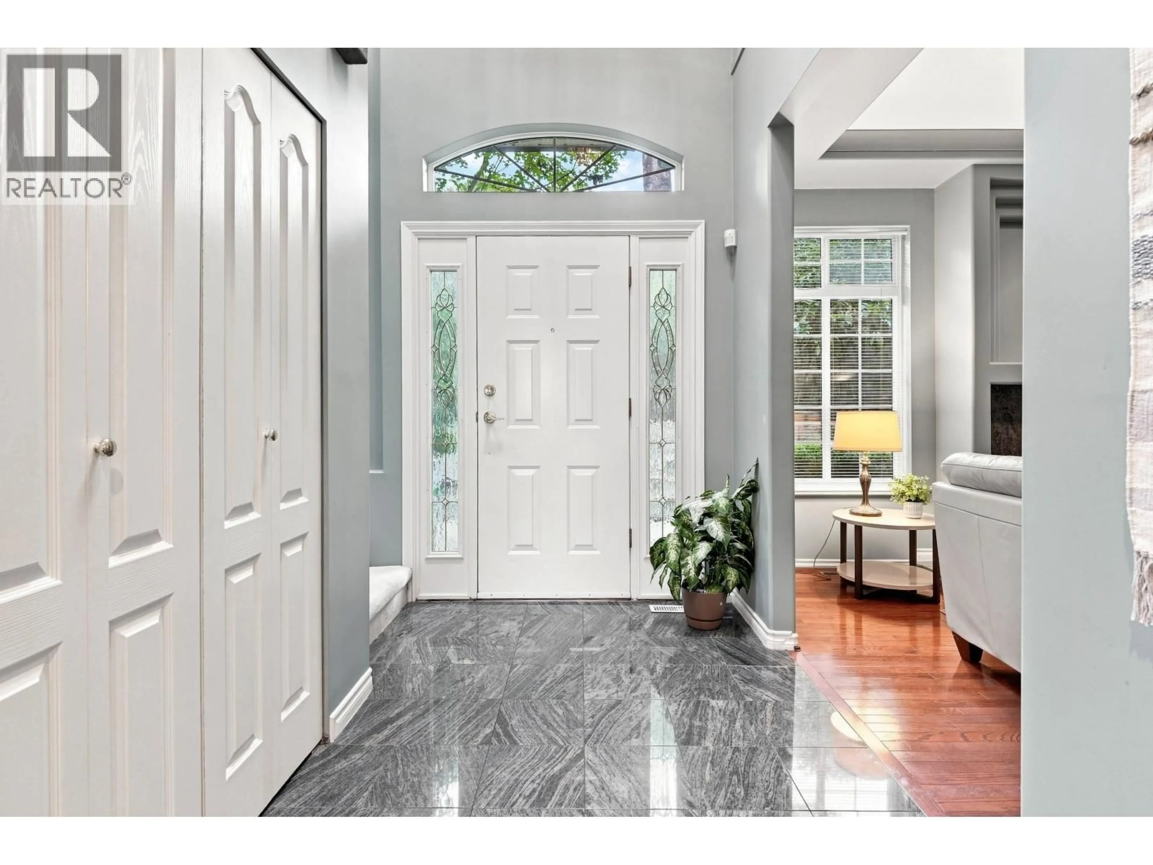 Indoor entryway for 11 - 915 FORT FRASER RISE, Port Coquitlam British Columbia V3C6K3