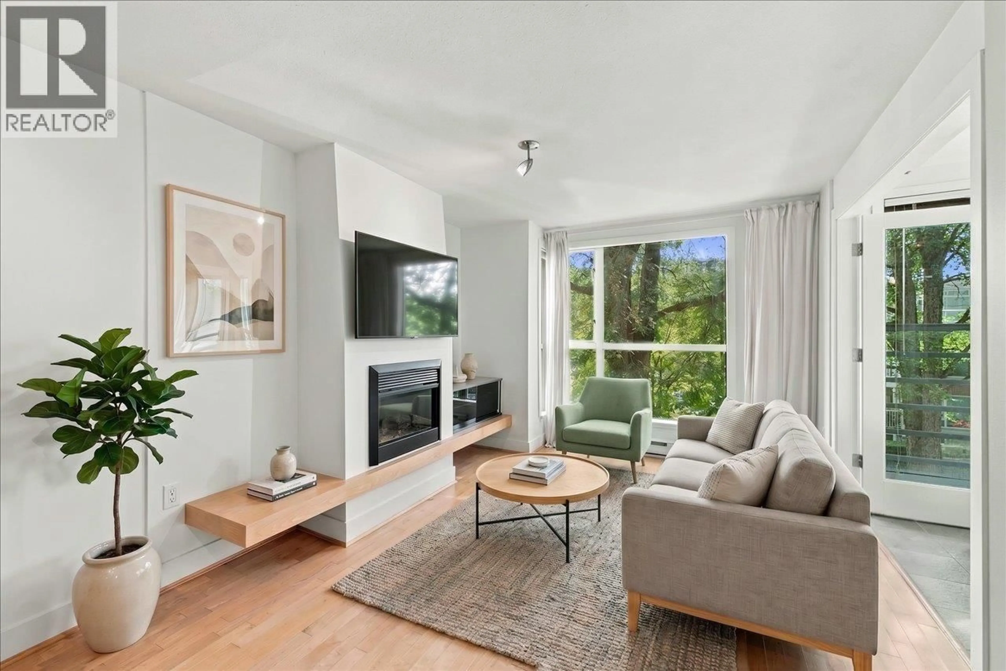 Living room with furniture, unknown for 403 - 2137 10TH AVENUE, Vancouver British Columbia V6K4W4