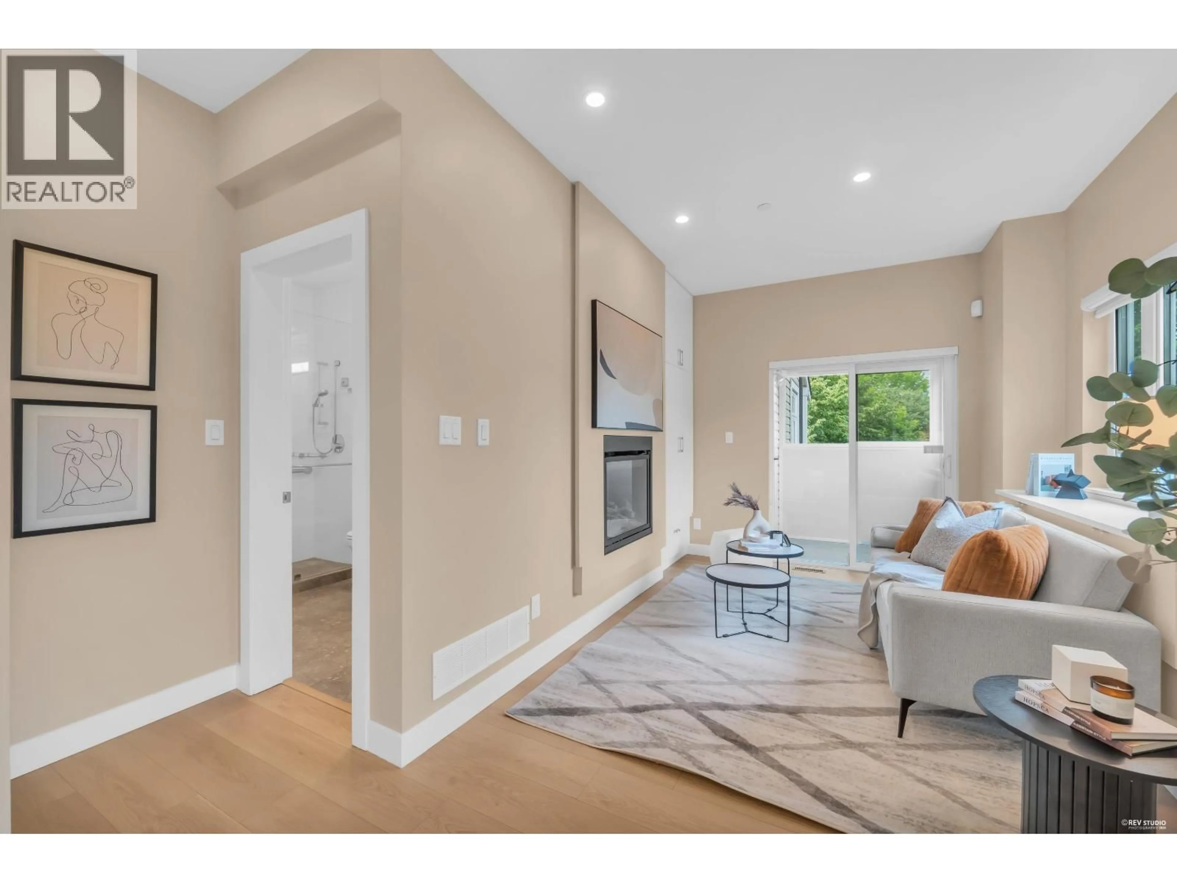 Unknown for 3249 SOPHIA STREET, Vancouver British Columbia V5V3T2