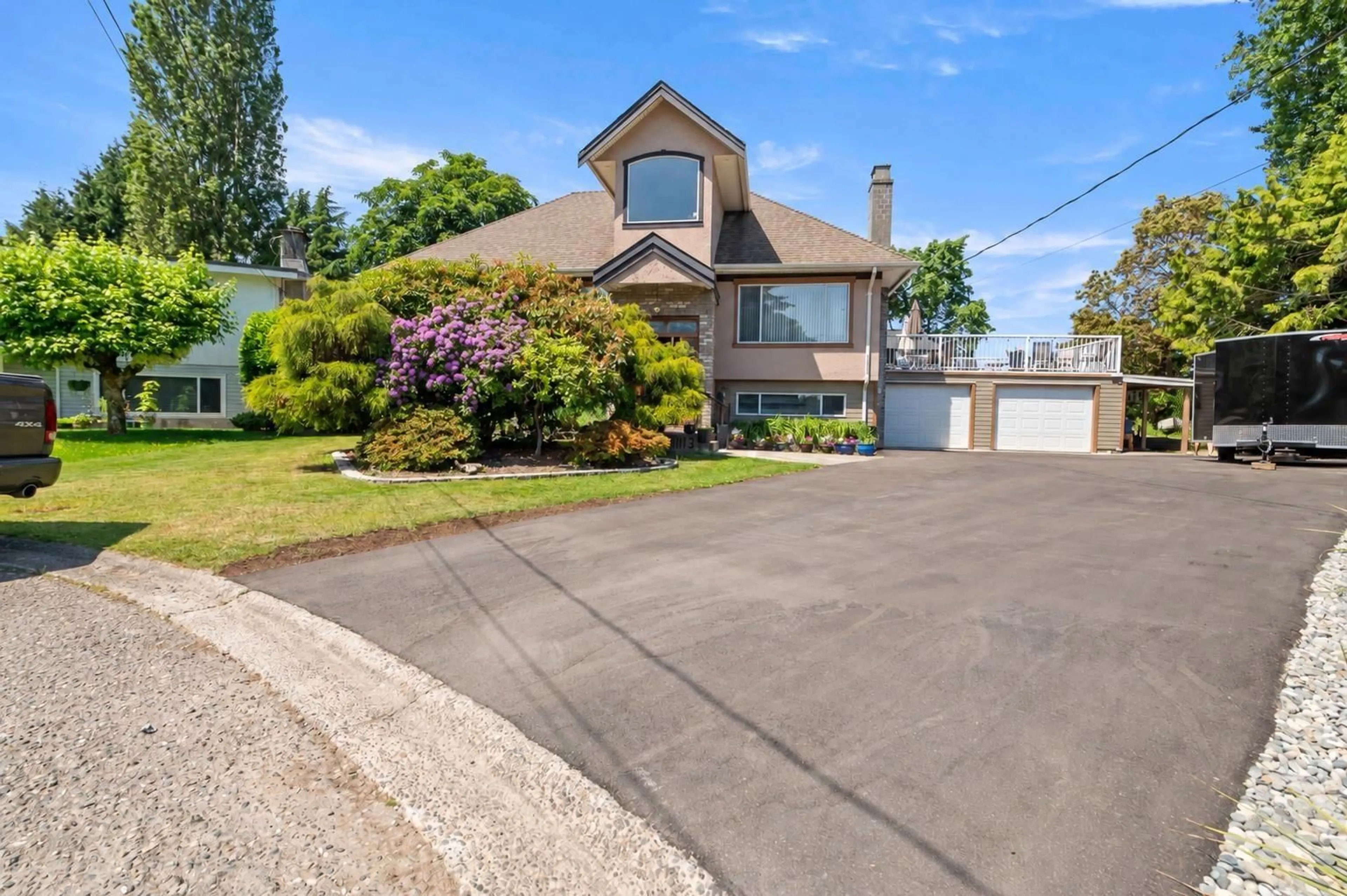 Home with vinyl exterior material, street for 11113 81 AVE AVENUE, Delta British Columbia V4C1Z3