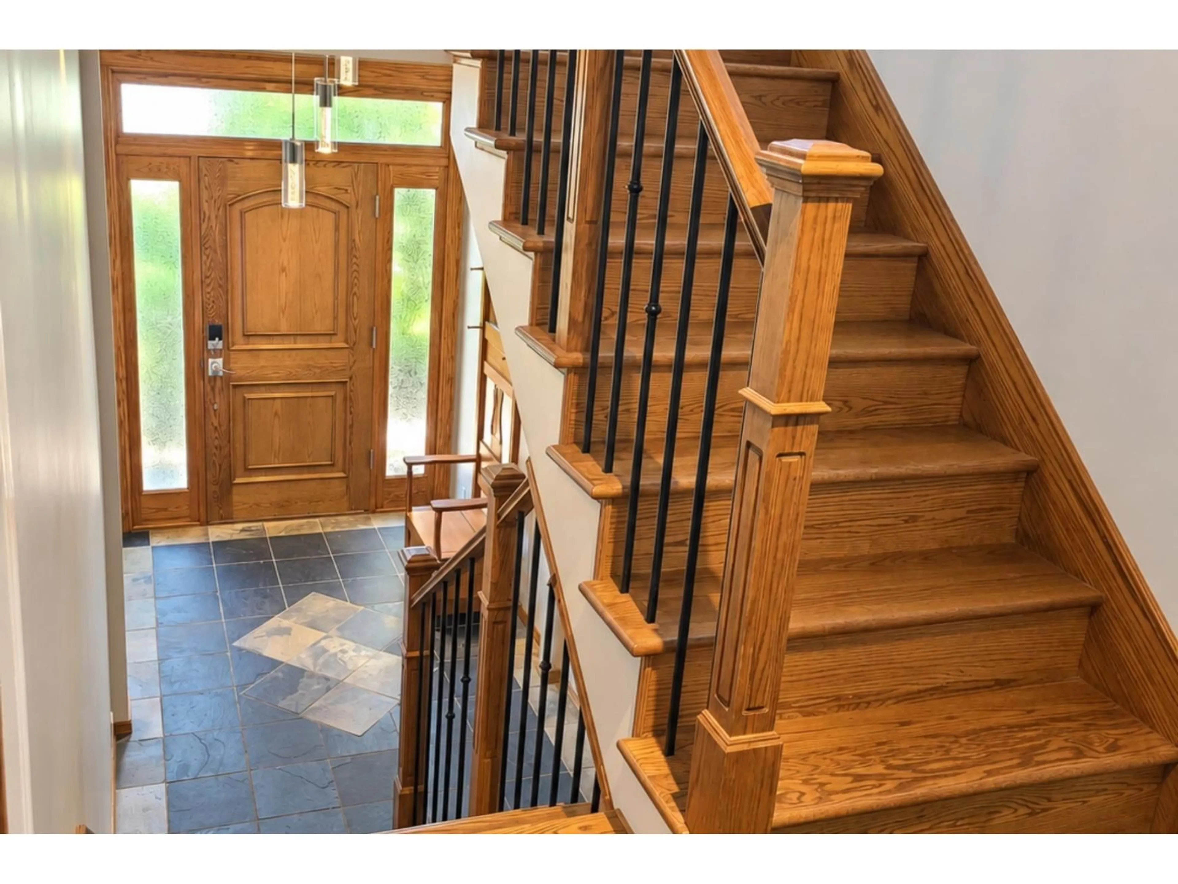 Indoor entryway for 11113 81 AVE AVENUE, Delta British Columbia V4C1Z3