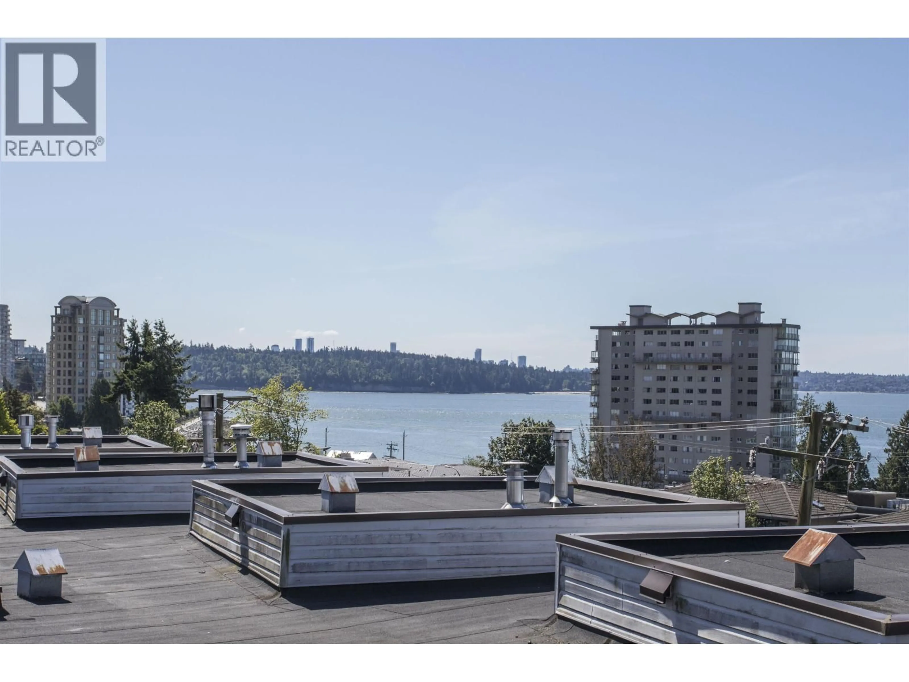 Patio, water/lake/river/ocean view for 300 - 2432 HAYWOOD AVENUE, West Vancouver British Columbia V7V1Y1