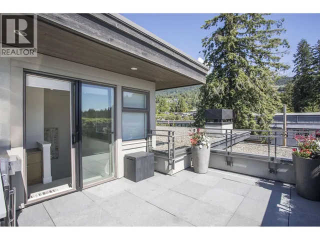 300 - 2432 HAYWOOD AVENUE, West Vancouver 4