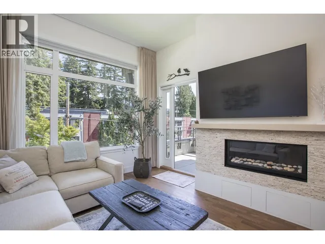 300 - 2432 HAYWOOD AVENUE, West Vancouver 5