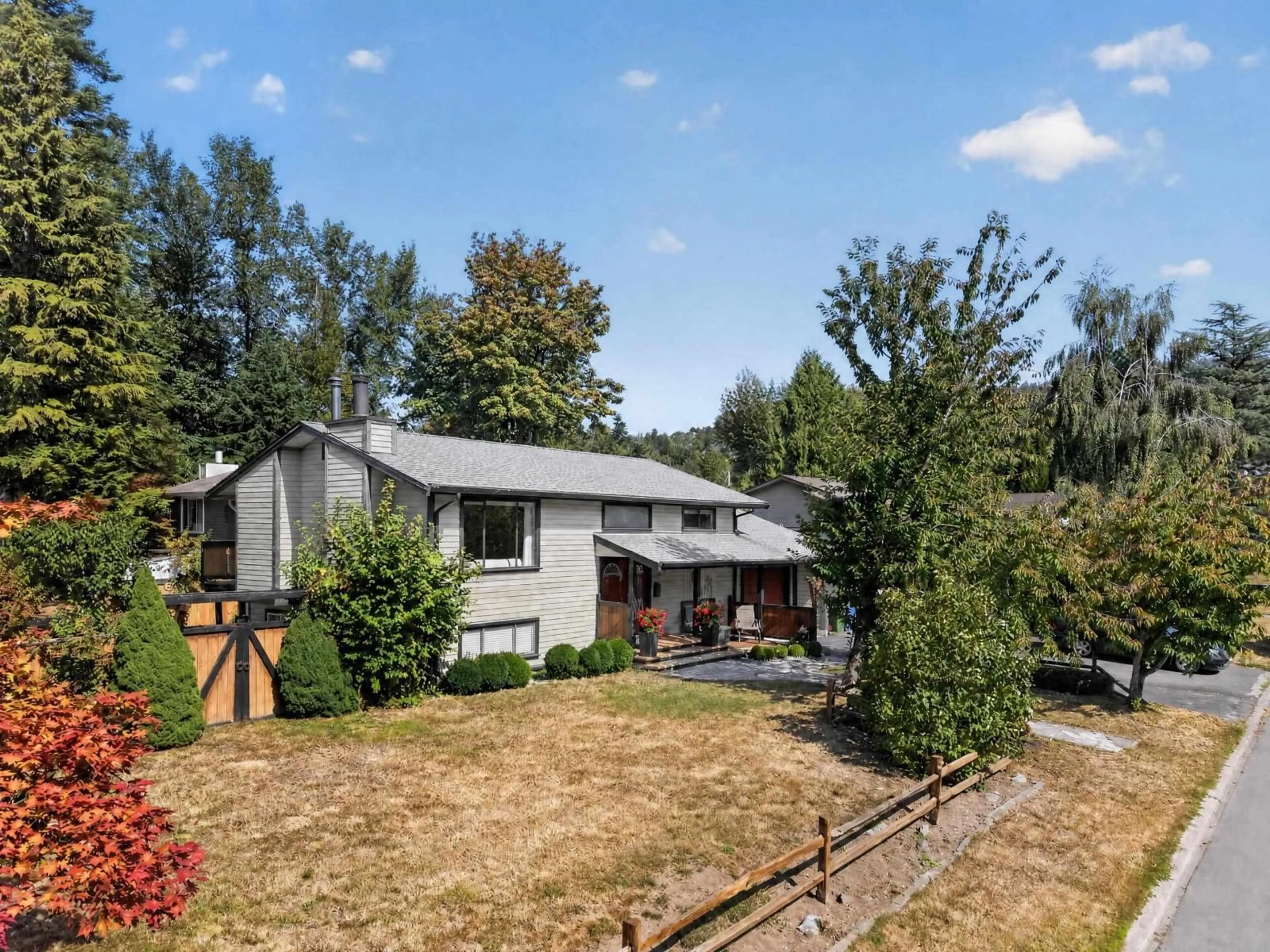 A pic from outside/outdoor area/front of a property/back of a property/a pic from drone, unknown for 35275 WELLS GRAY AVENUE, Abbotsford British Columbia V2S5X2