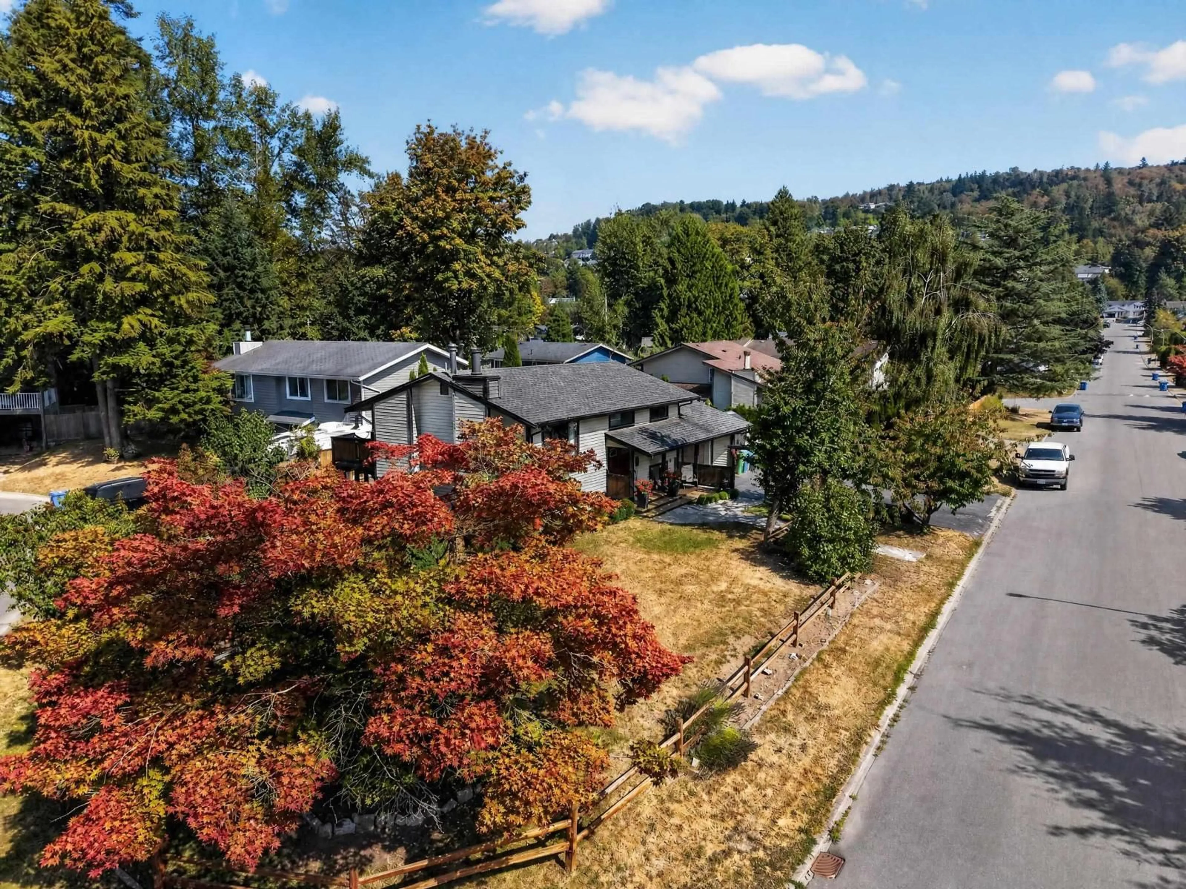 A pic from outside/outdoor area/front of a property/back of a property/a pic from drone, mountain view for 35275 WELLS GRAY AVENUE, Abbotsford British Columbia V2S5X2