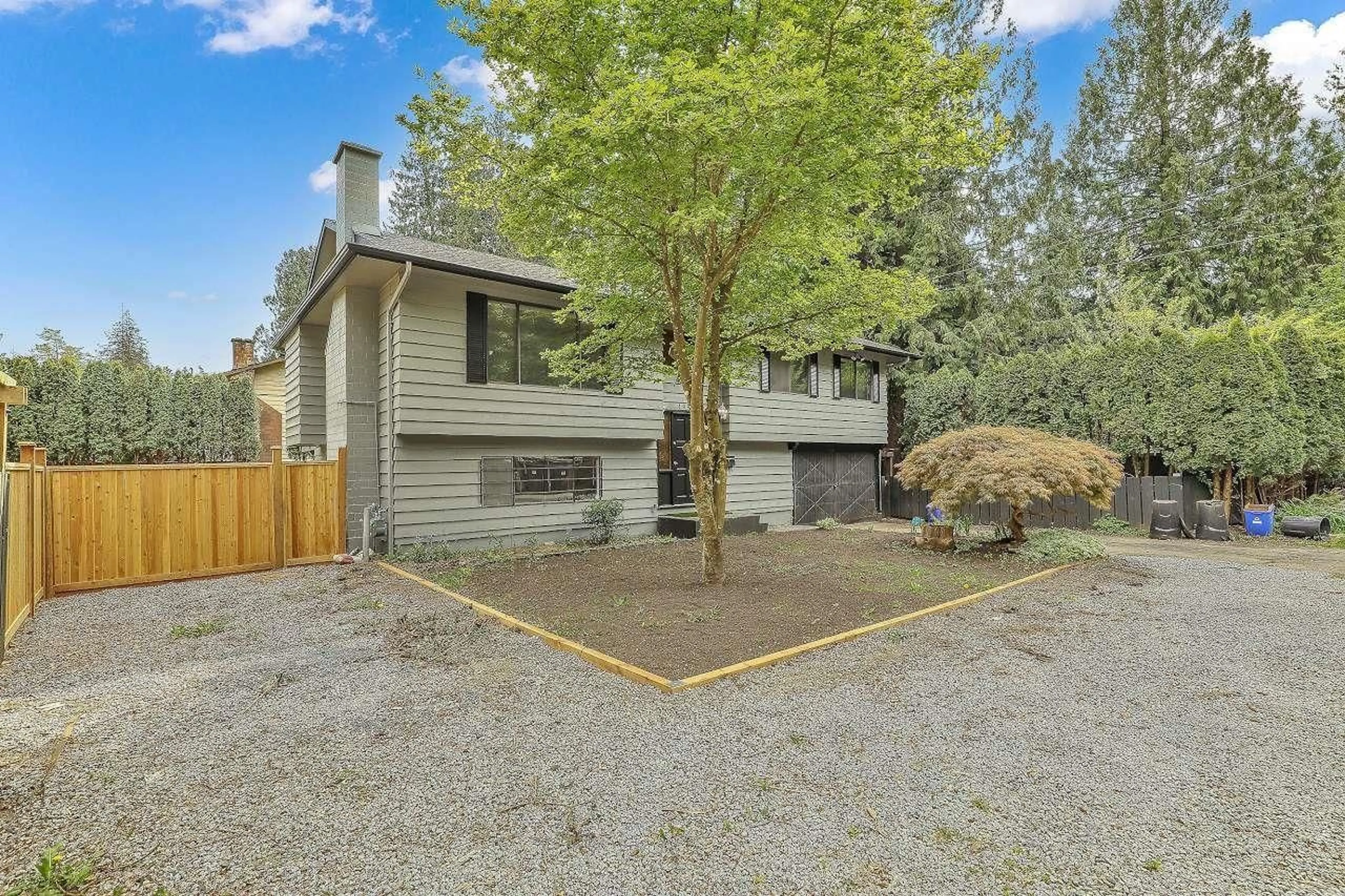 Unknown for 19984 44 AVENUE, Langley British Columbia V3A3E2