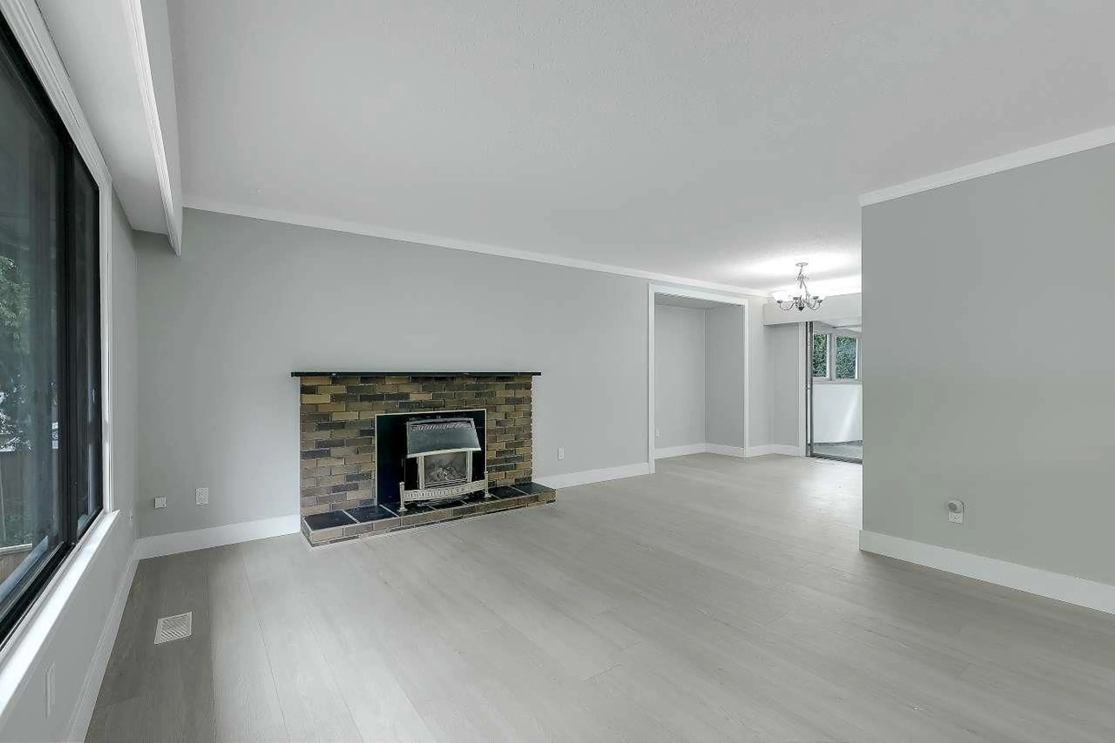 Unknown for 19984 44 AVENUE, Langley British Columbia V3A3E2