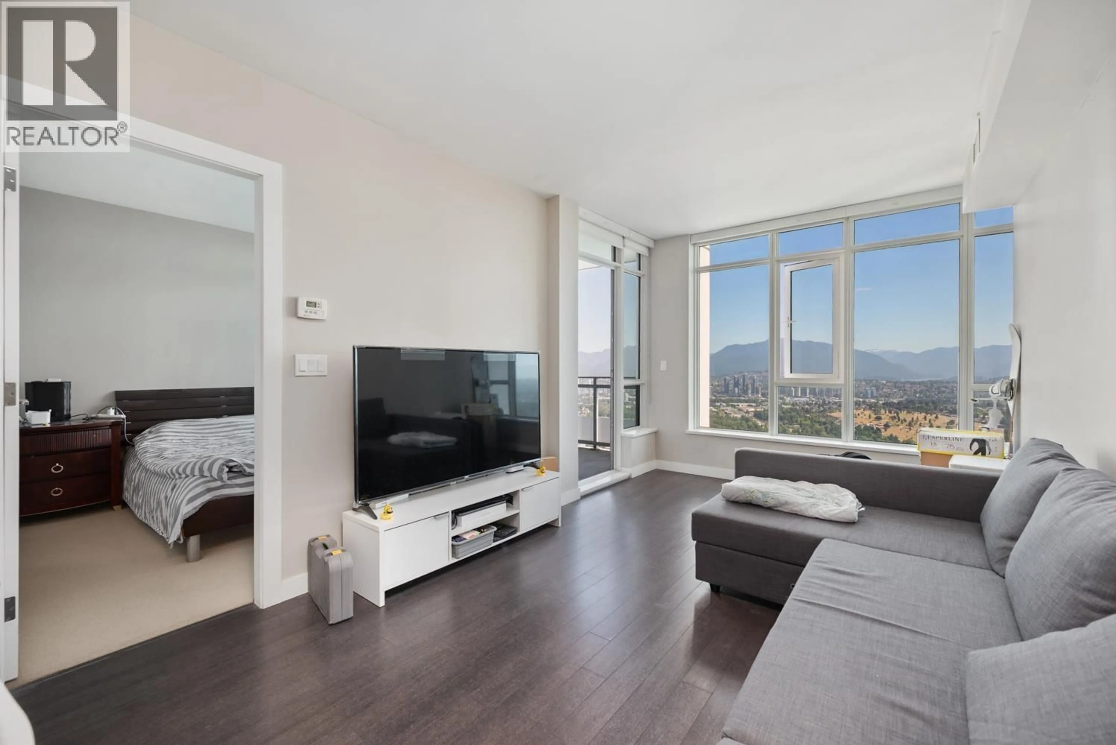 Living room with furniture, unknown for 3808 - 4508 HAZEL STREET, Burnaby British Columbia V5H0E4