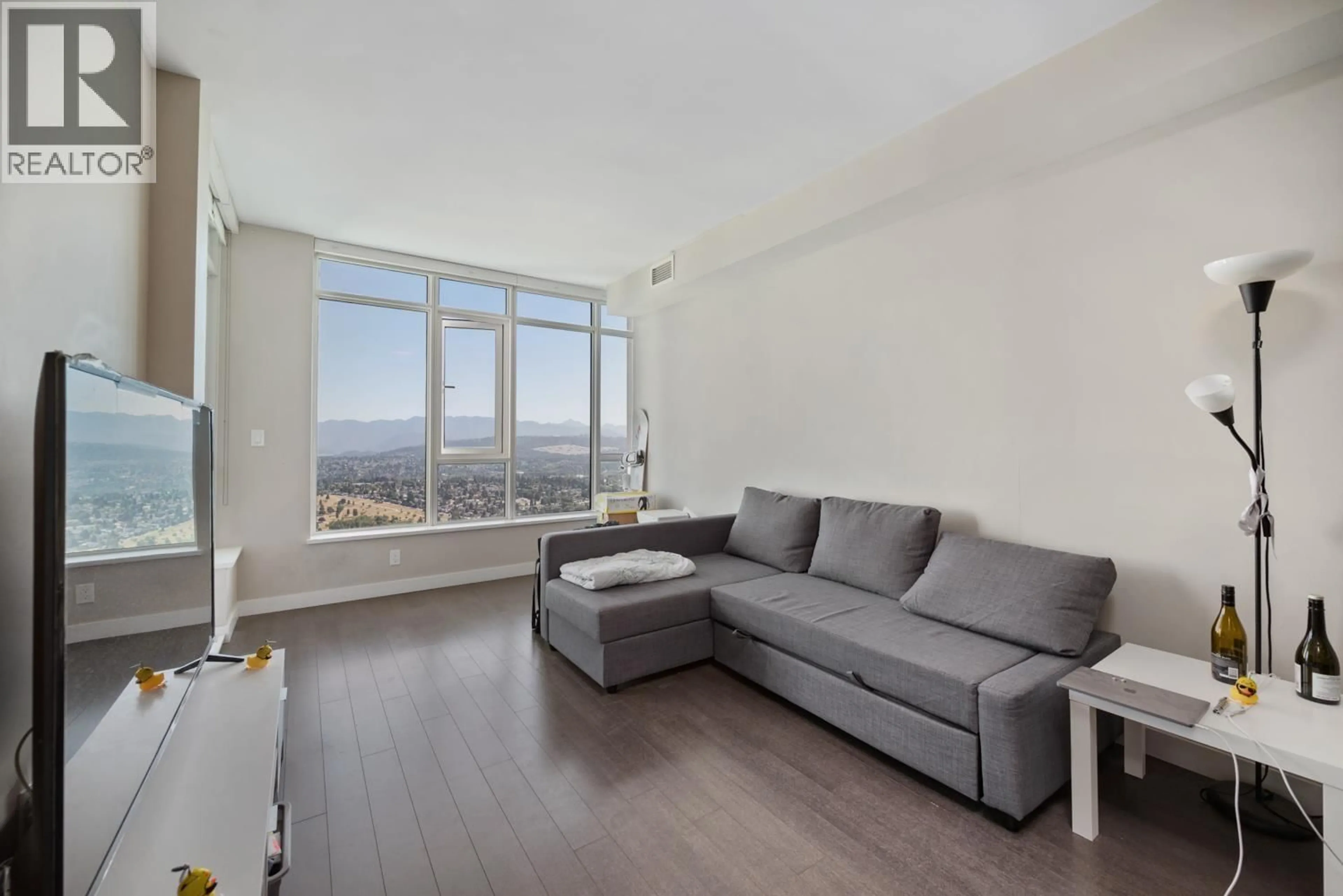 Living room with furniture, unknown for 3808 - 4508 HAZEL STREET, Burnaby British Columbia V5H0E4