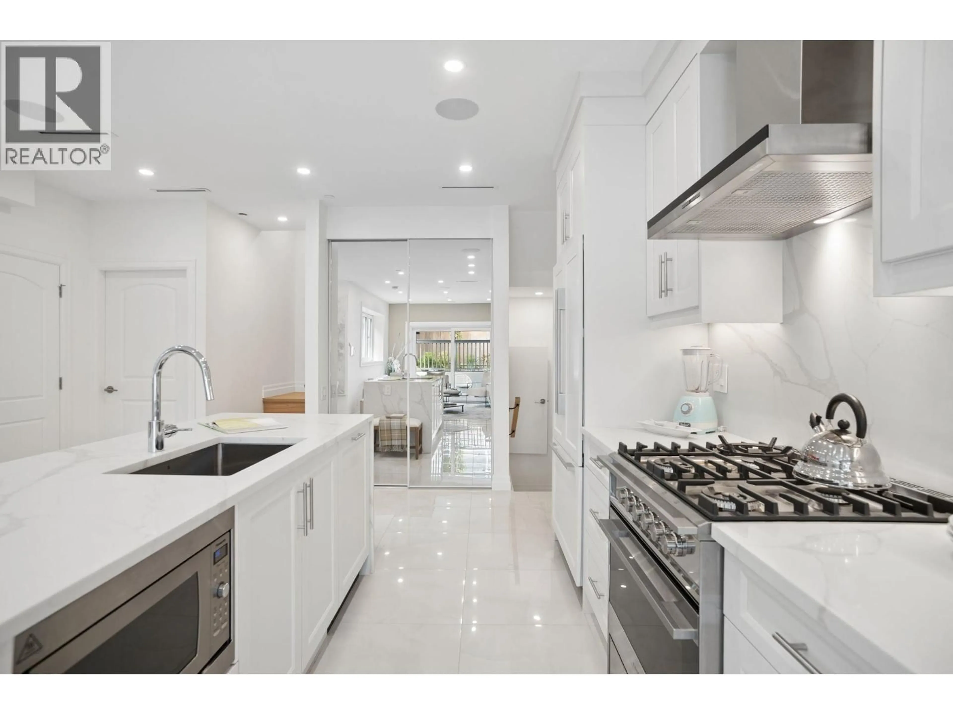 Contemporary kitchen, ceramic/tile floor for 2523 8TH AVENUE, Vancouver British Columbia V6K2B3
