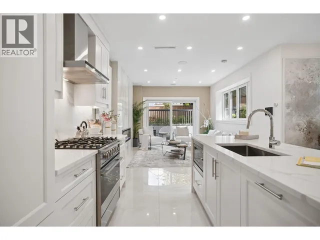 2523 8TH AVENUE, Vancouver 4