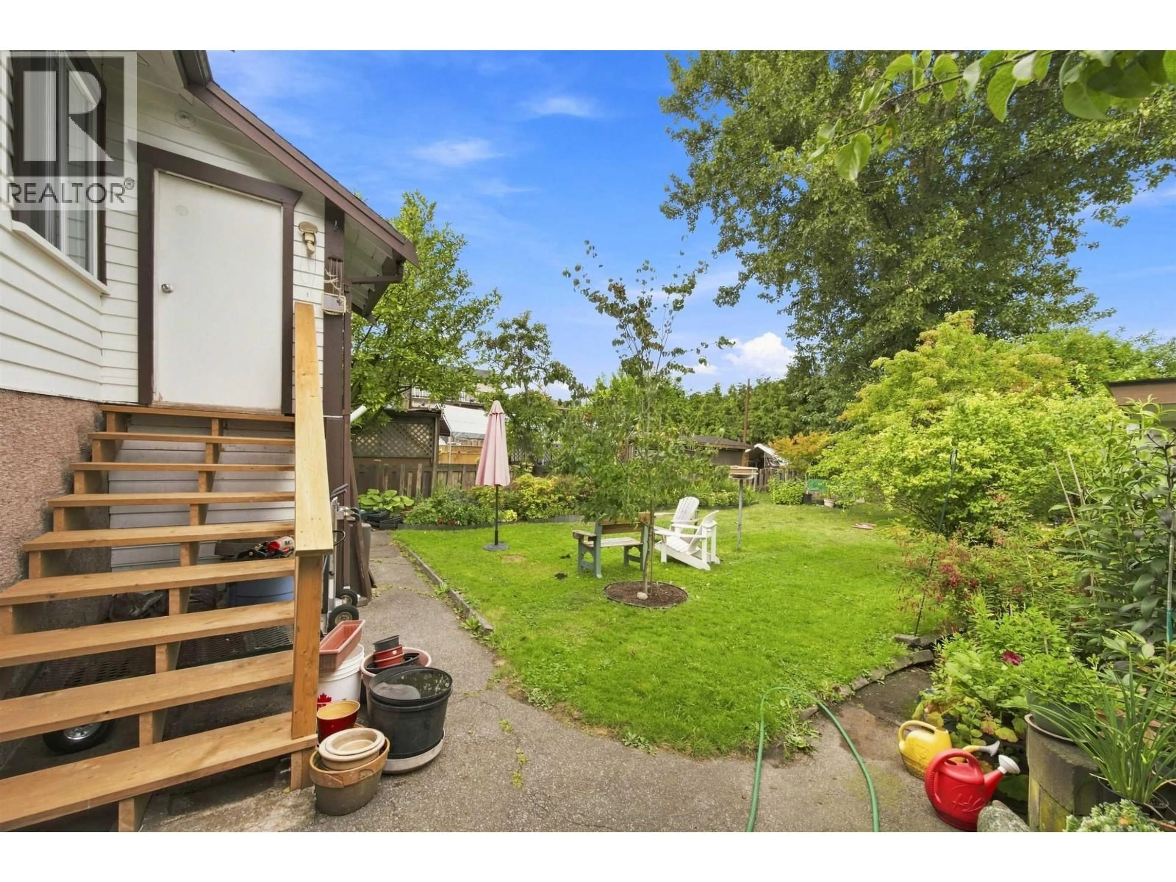Patio, street for 247 WOOD STREET, New Westminster British Columbia V3M5K5