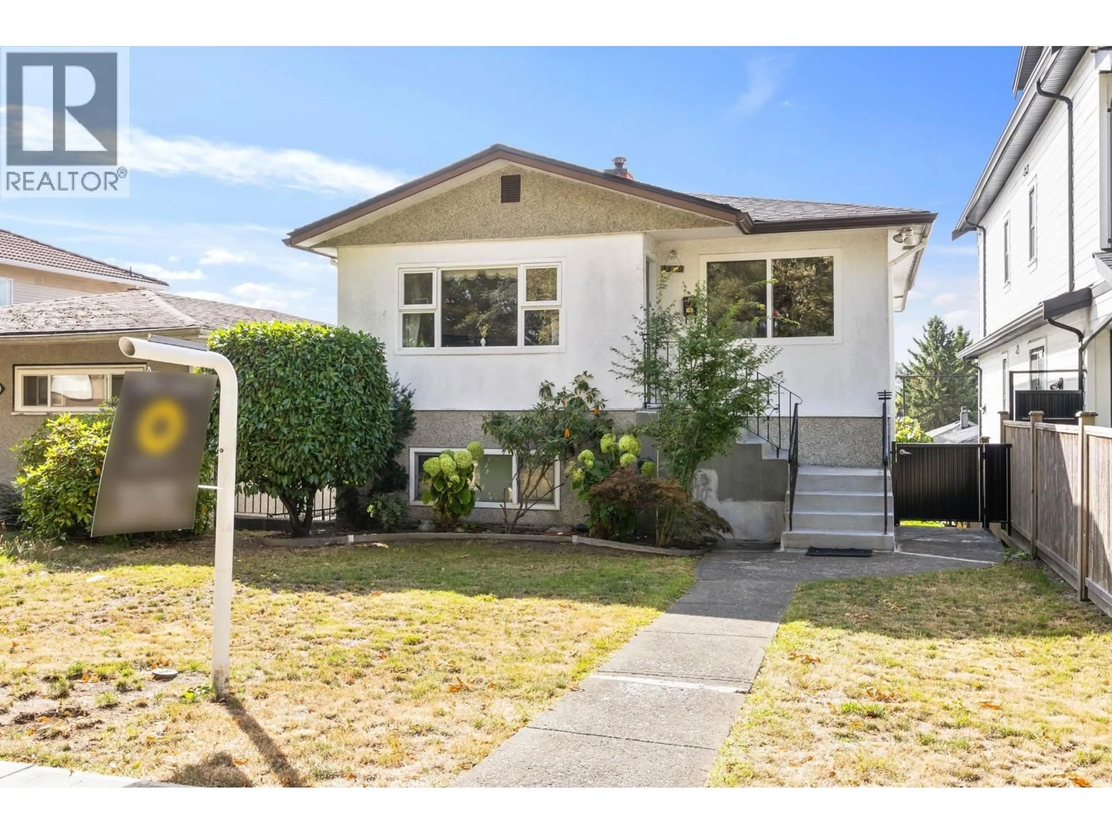 Unknown for 3350 8 AVENUE, Vancouver British Columbia V5M1X9