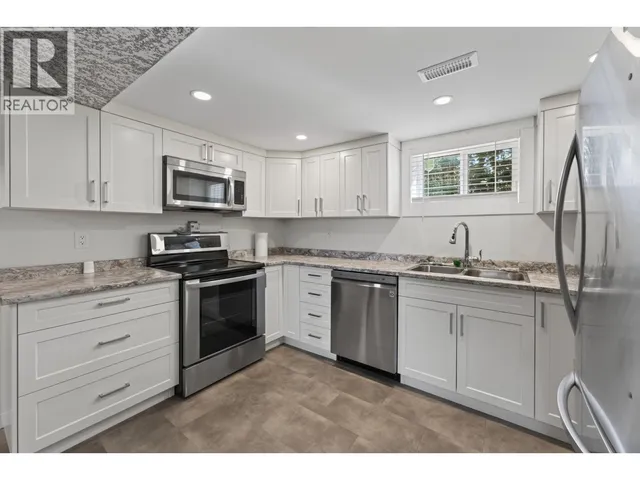 2919 MCGILL CRESCENT, Prince George 3