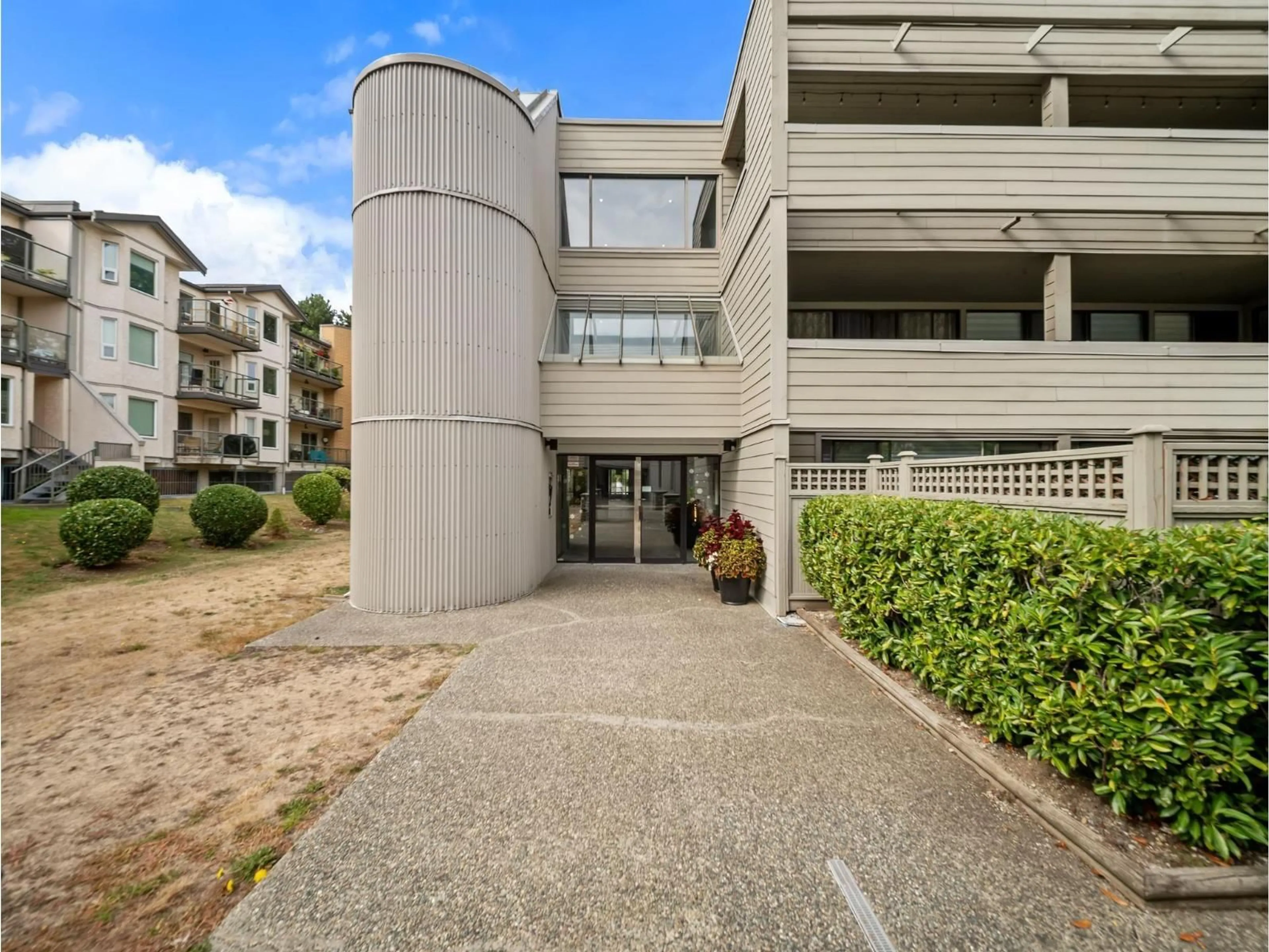 Unknown for 208 - 15272 19 AVENUE, Surrey British Columbia V4A1X6