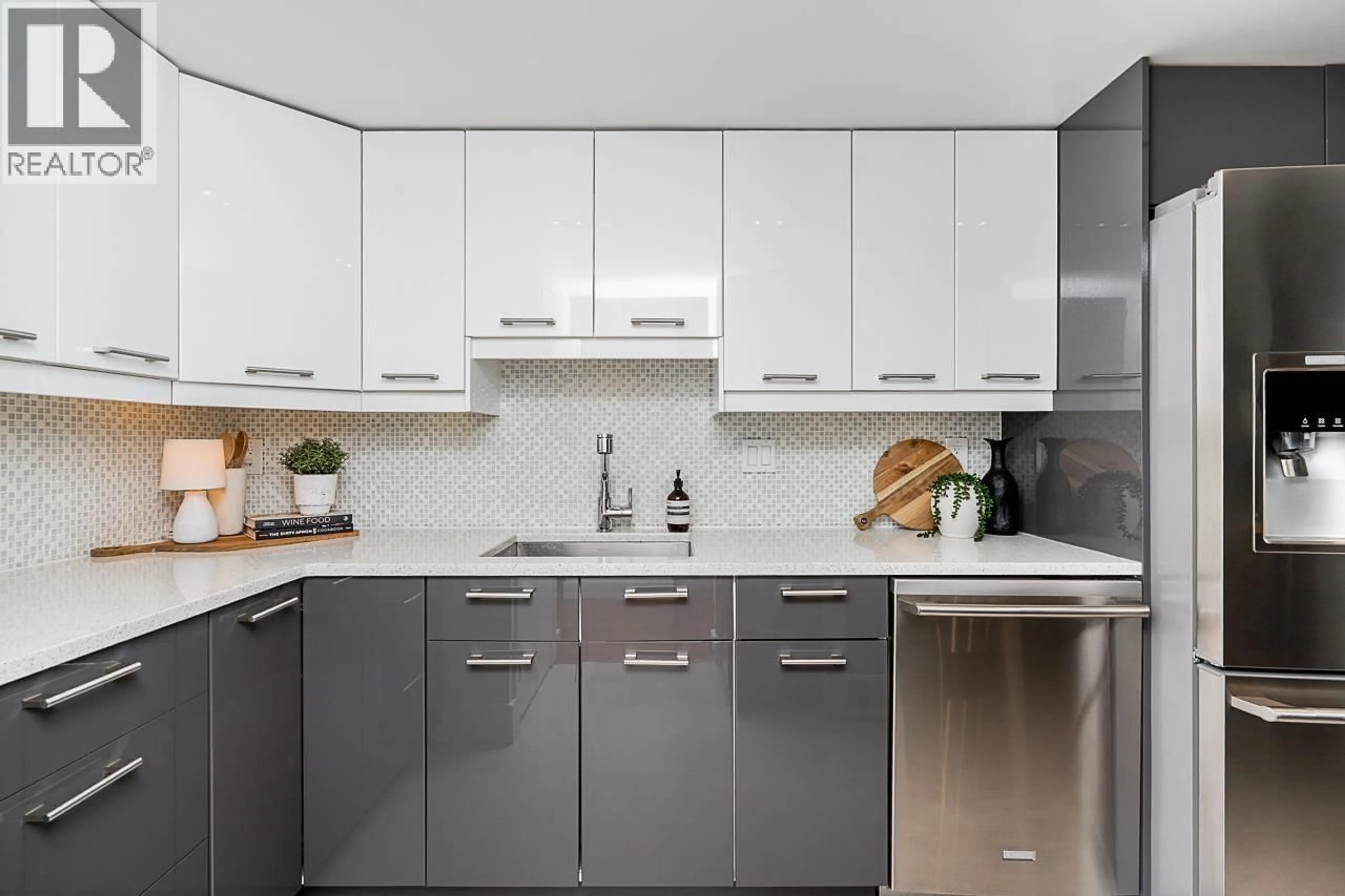 Contemporary kitchen, unknown for 902 - 1616 13 AVENUE, Vancouver British Columbia V6J2G6