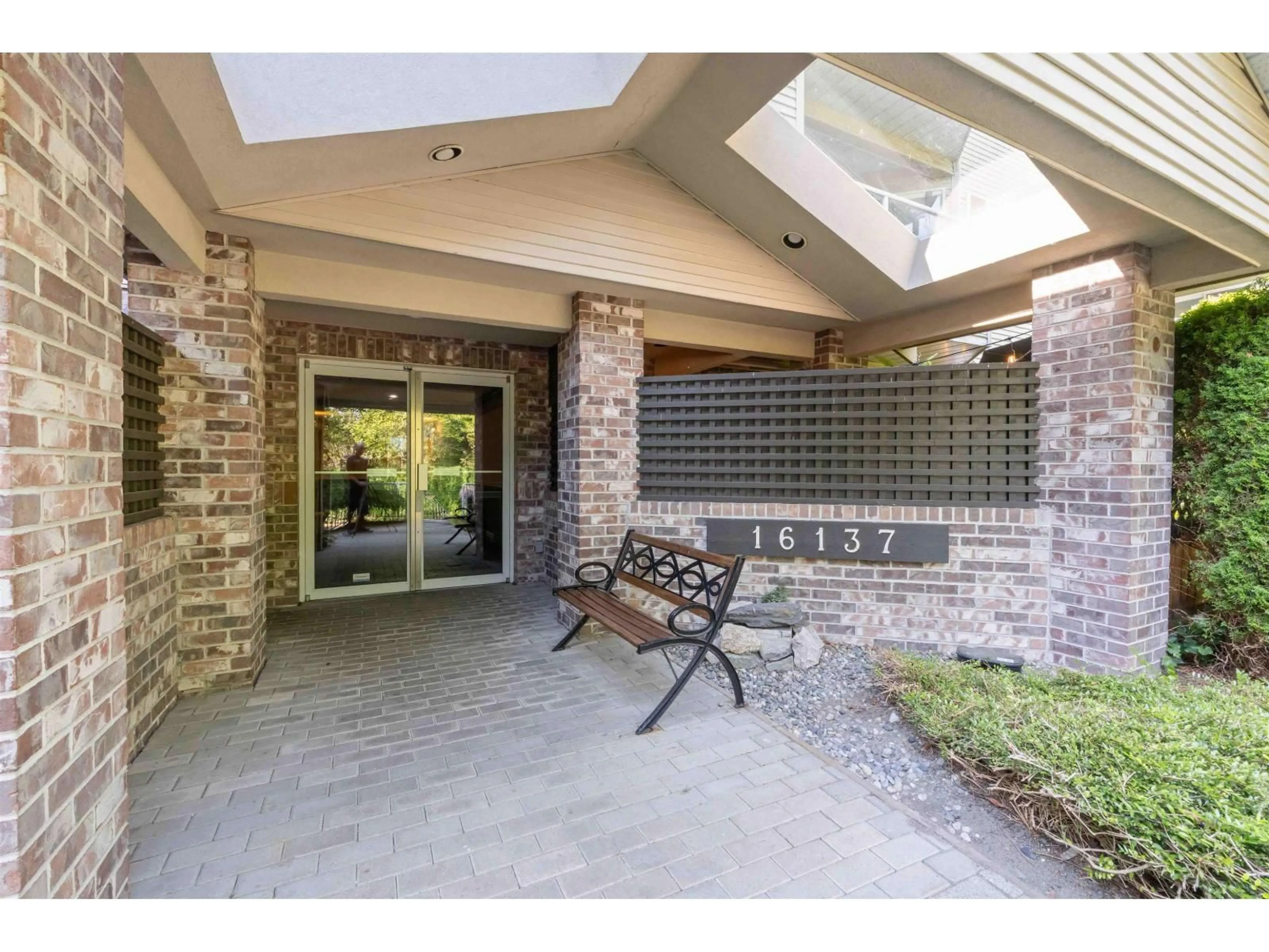 Patio, street for 105 - 16137 83 AVENUE, Surrey British Columbia V4N0N1