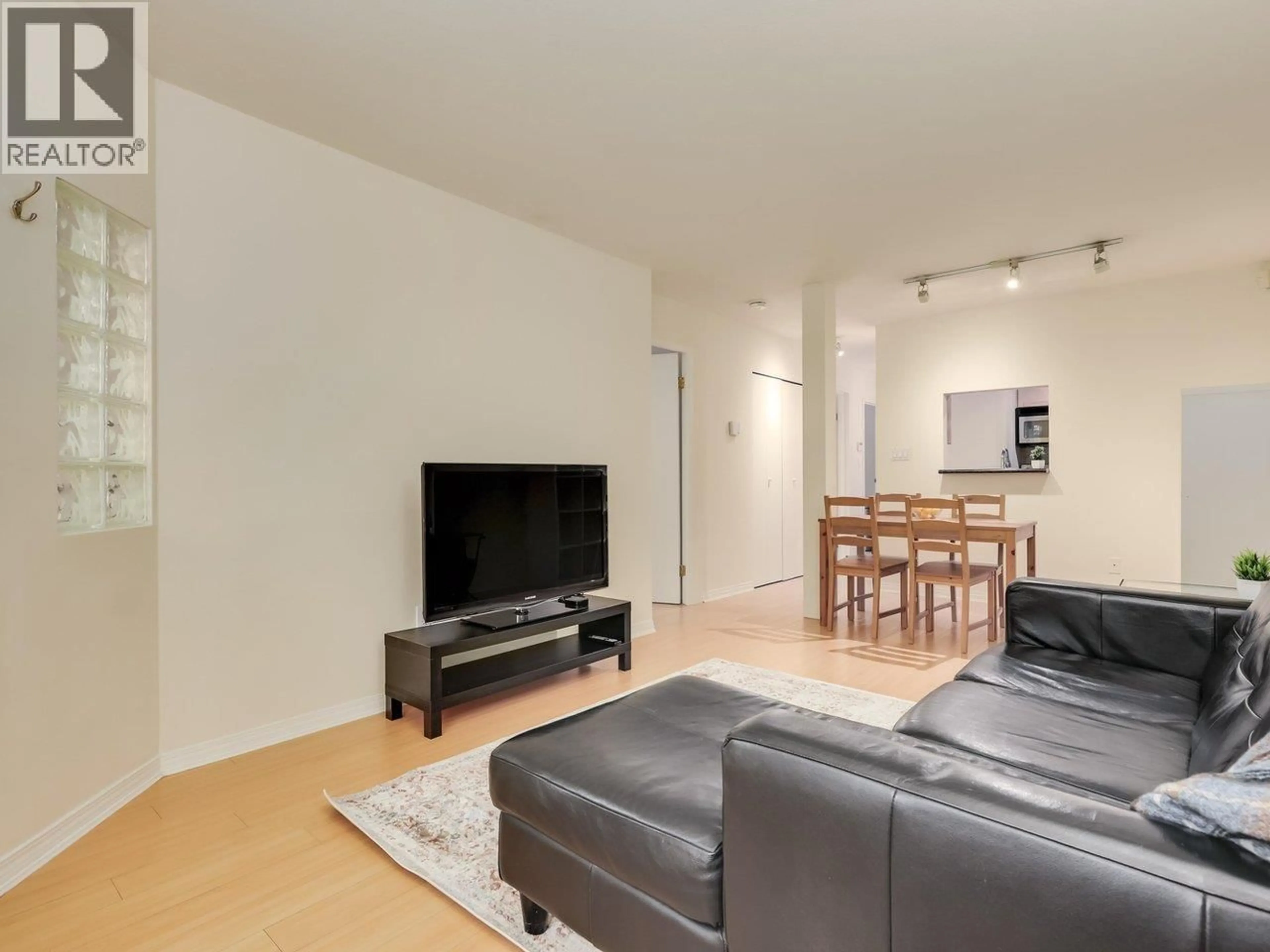 Living room with furniture, unknown for 117 - 555 14TH AVENUE, Vancouver British Columbia V5Z4G8
