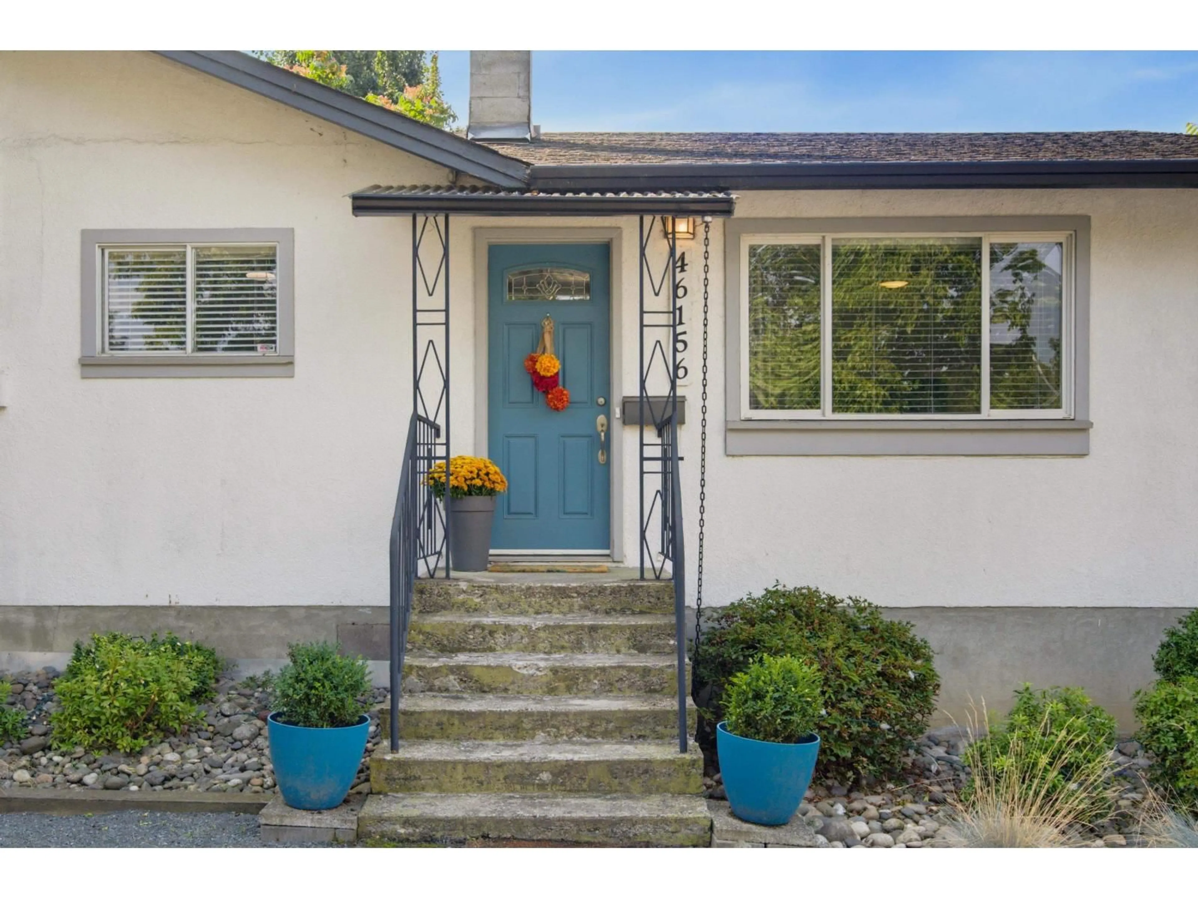 Indoor entryway for 46156 THIRD AVENUE, Chilliwack British Columbia V2P1R6