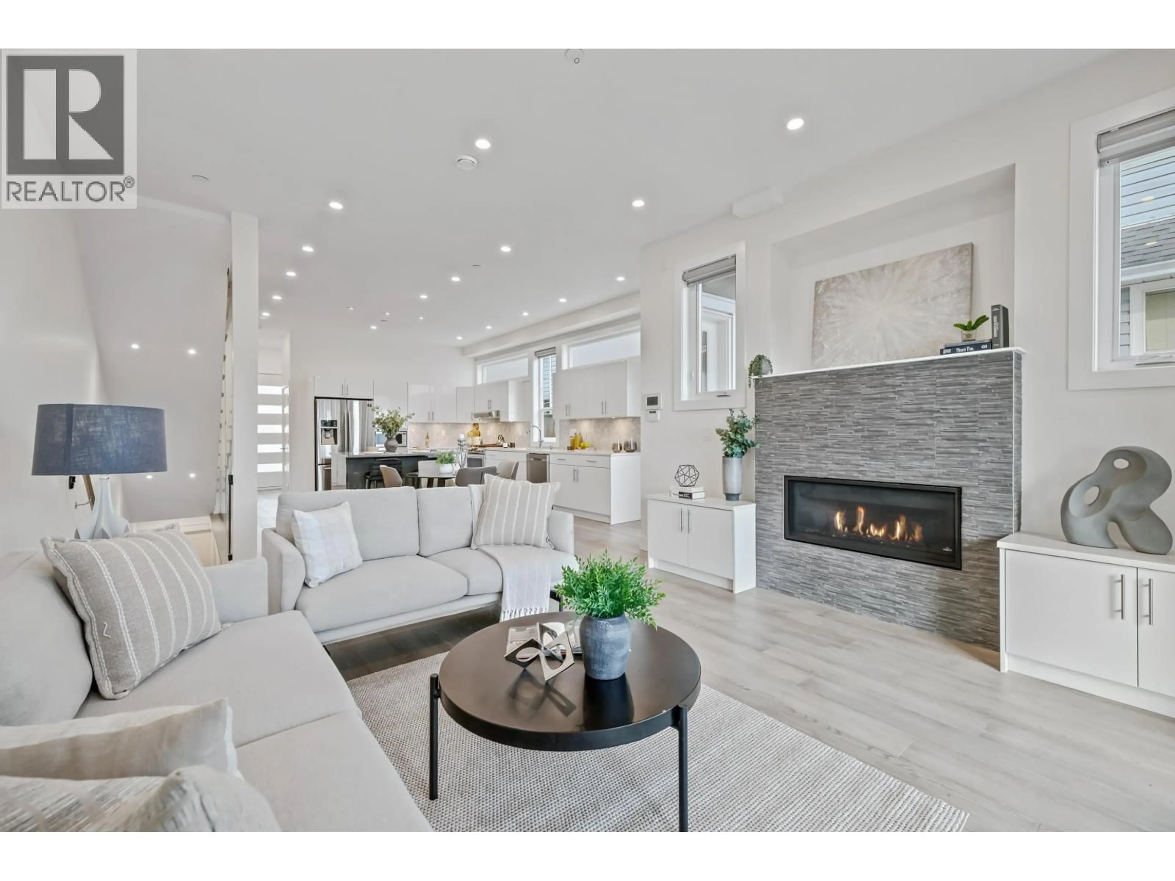 Living room with furniture, unknown for 409 KEITH ROAD, North Vancouver British Columbia V7M1M2