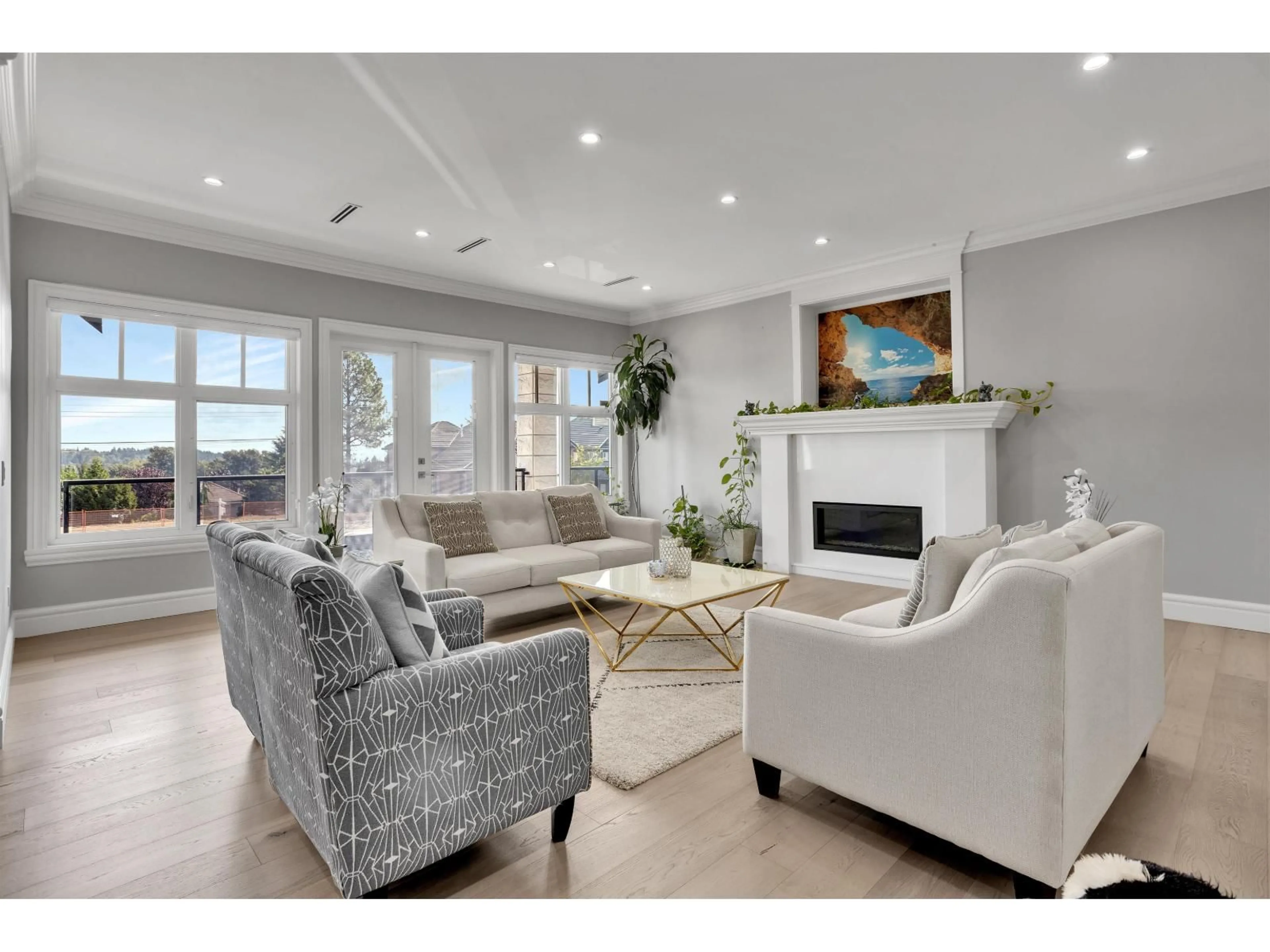 Living room with furniture, unknown for 9487 162A STREET, Surrey British Columbia V4N2B7