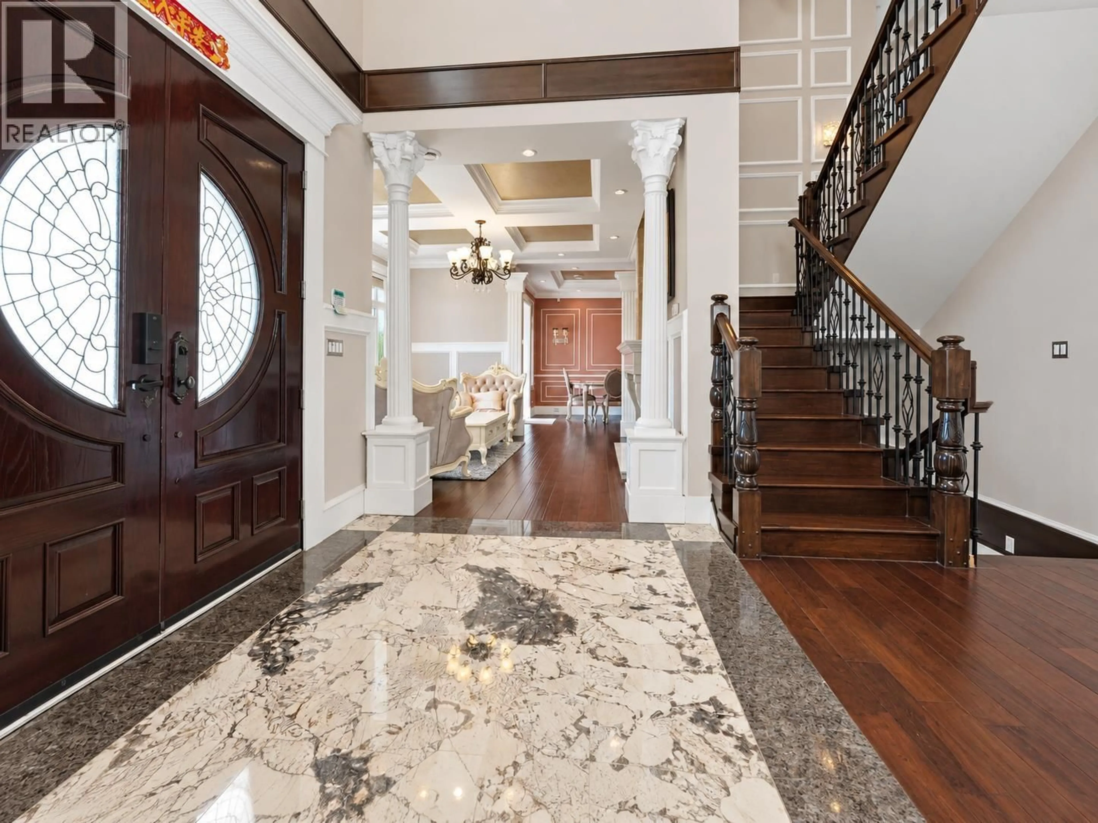 Indoor foyer for 4791 CLINTON STREET, Burnaby British Columbia V5J2L1