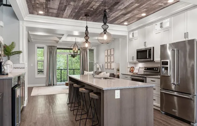 2 - 520 HOT SPRINGS ROAD, Harrison Hot Springs 2